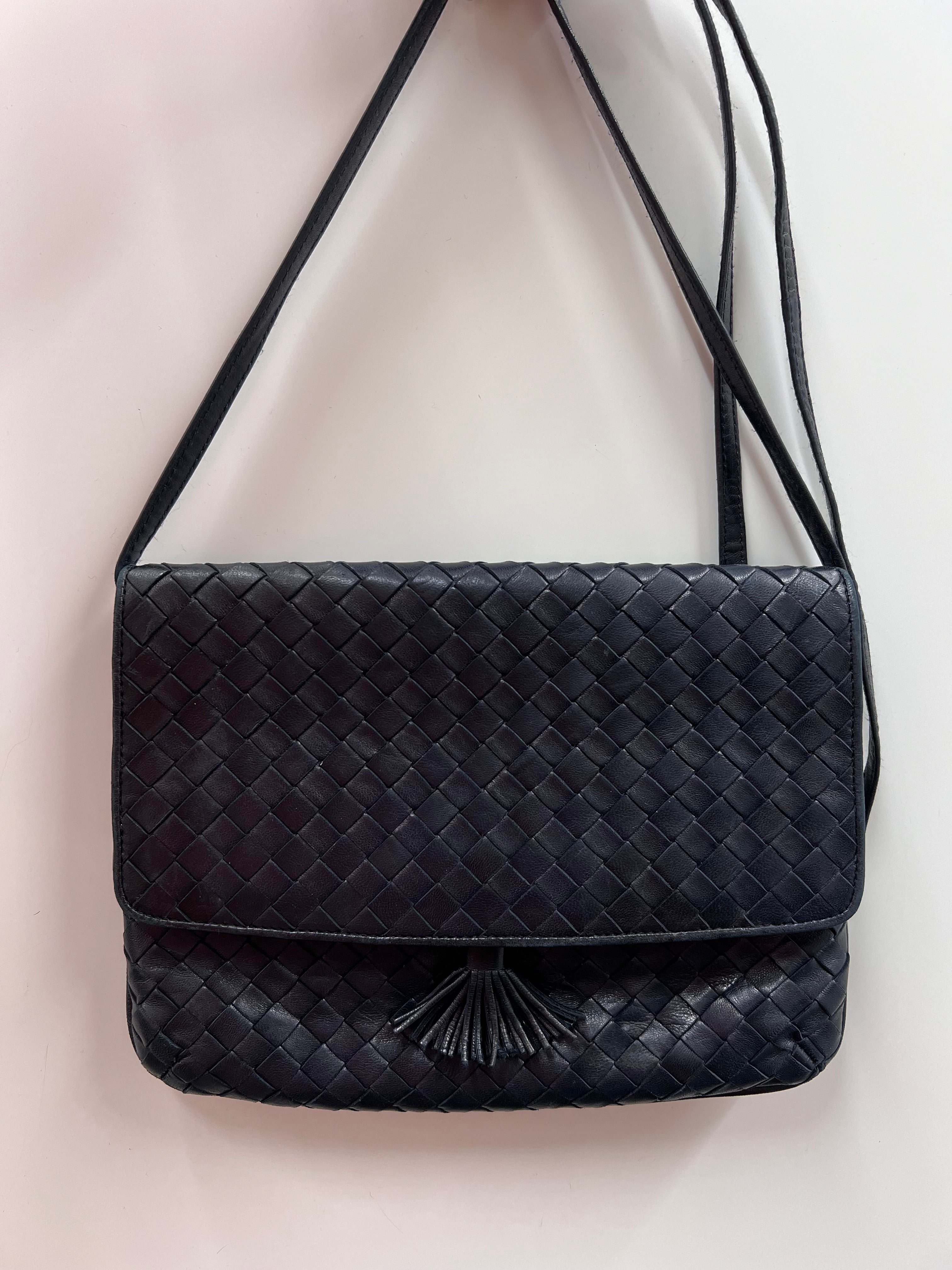 BOTTEGA VENETA Intrecciato Sling Bag with Tassle Lambskin Black B10217SU2C