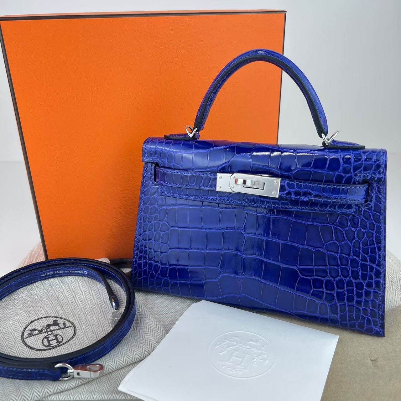 Hermes Kelly 20 Blue Electric Shiny Alligator PHW #W SKCB-116535