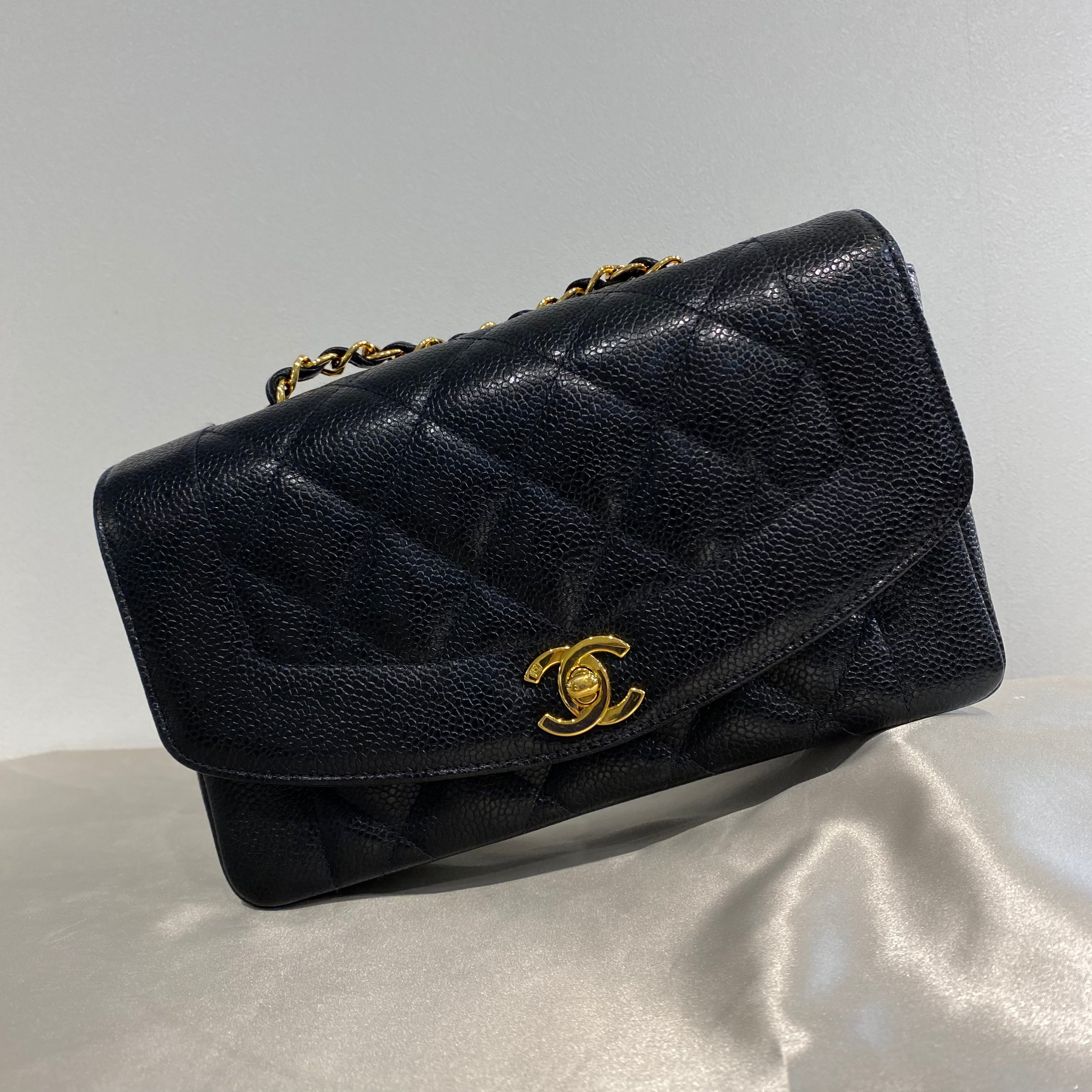 CHANEL VINTAGE DIANA SMALL CHAIN SHOULDER BAG BLACK CAVIAR SKIN 90213844