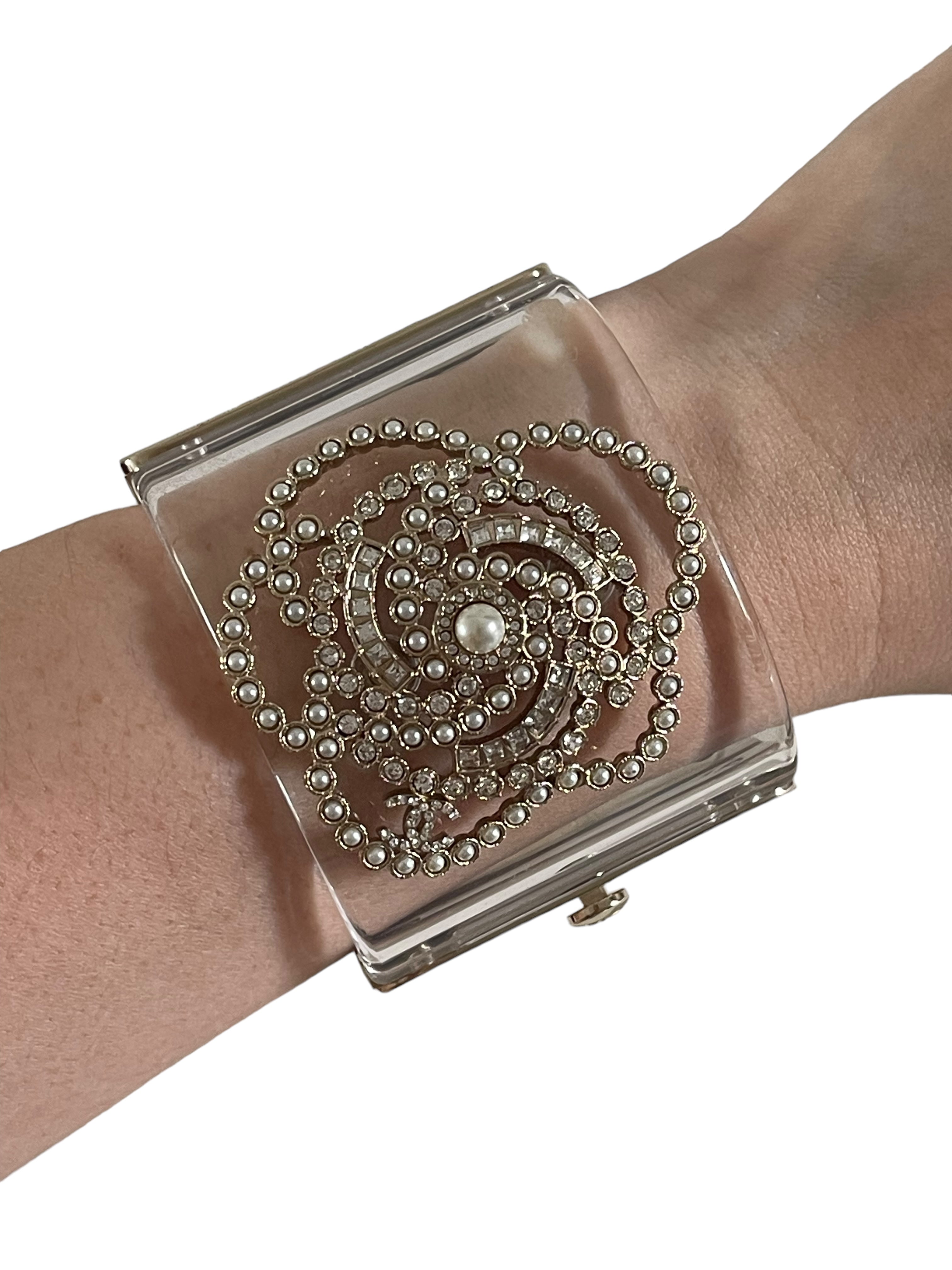 *AUCTION* Chanel Bracelet Cuff Camellia Strass Clear Plexiglass LGHW SKC1840