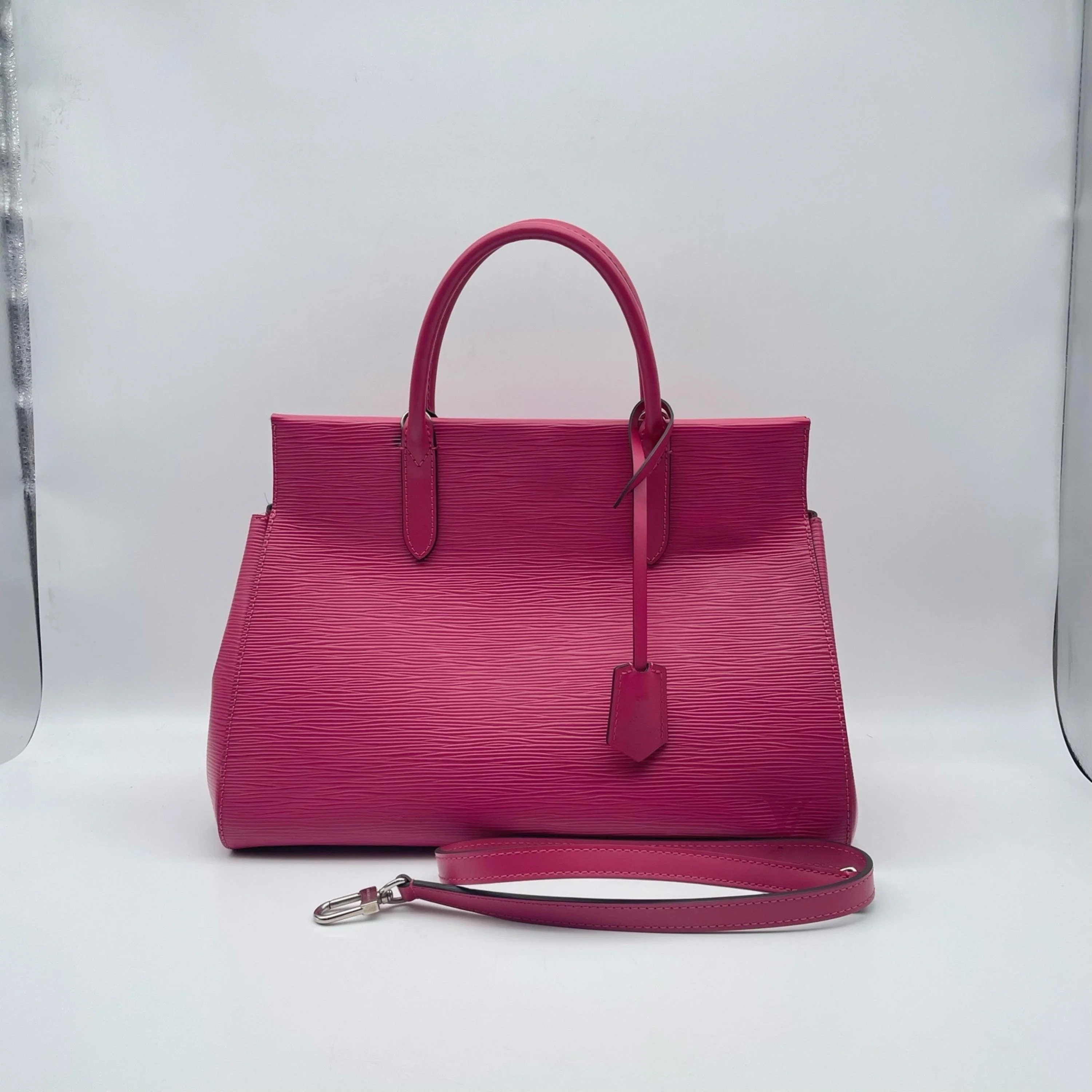 Louis Vuitton Pink Epi Leather Handbag With Strap C345558