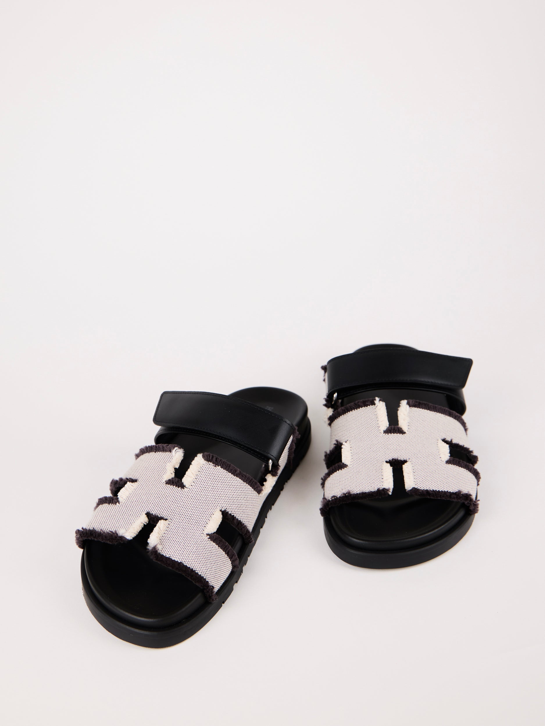 HERMÈS 'FRAY FRAY' CHYPRE SANDAL Noir & Prunoir  - Size 38