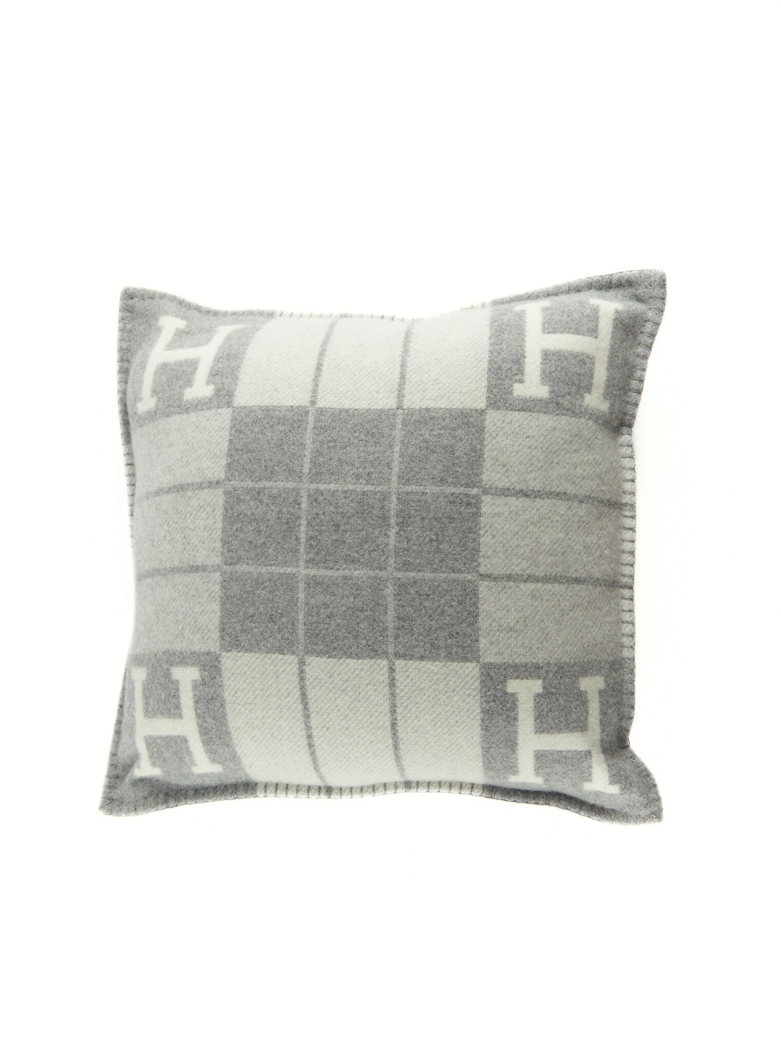 HERMÈS AVALON III PILLOW Small Model in Ecru & Gris Clair