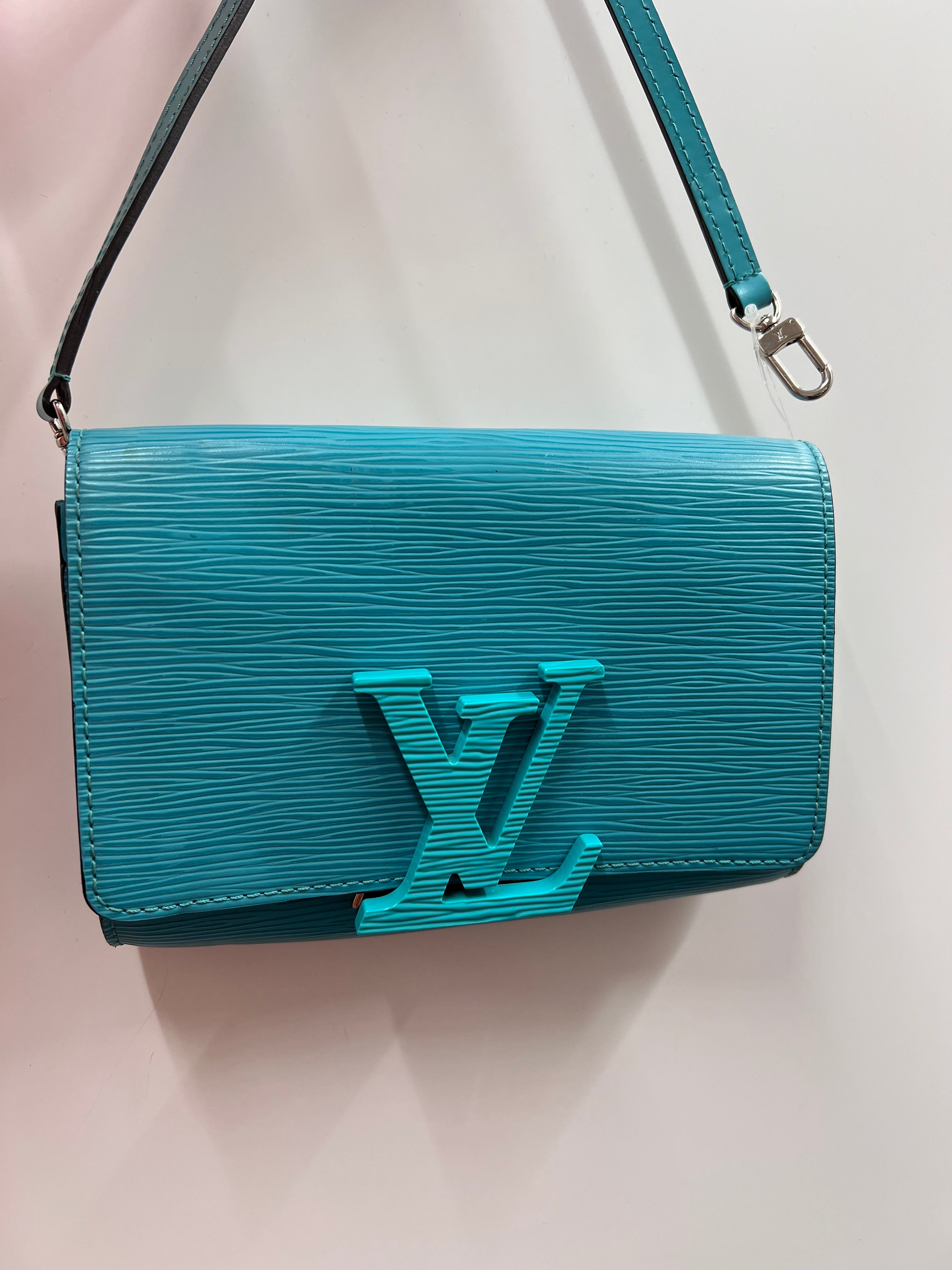 LOUIS VUITTON Epi Pochette Louise PM Turquoise M50285 B0803GLSRS