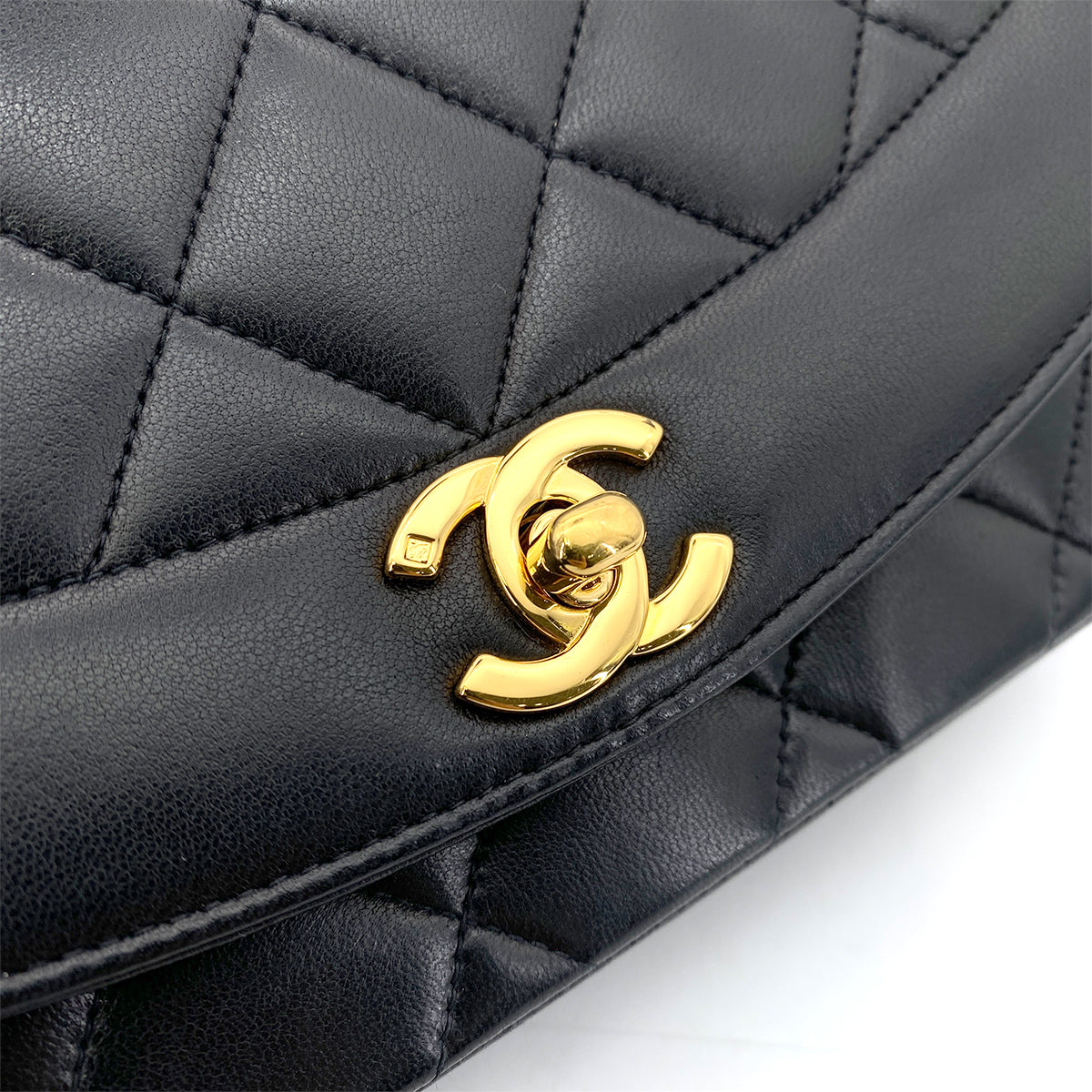 CHANEL VINTAGE DIANA SMALL CHAIN SHOULDER BAG BLACK LAMB SKIN 90255088