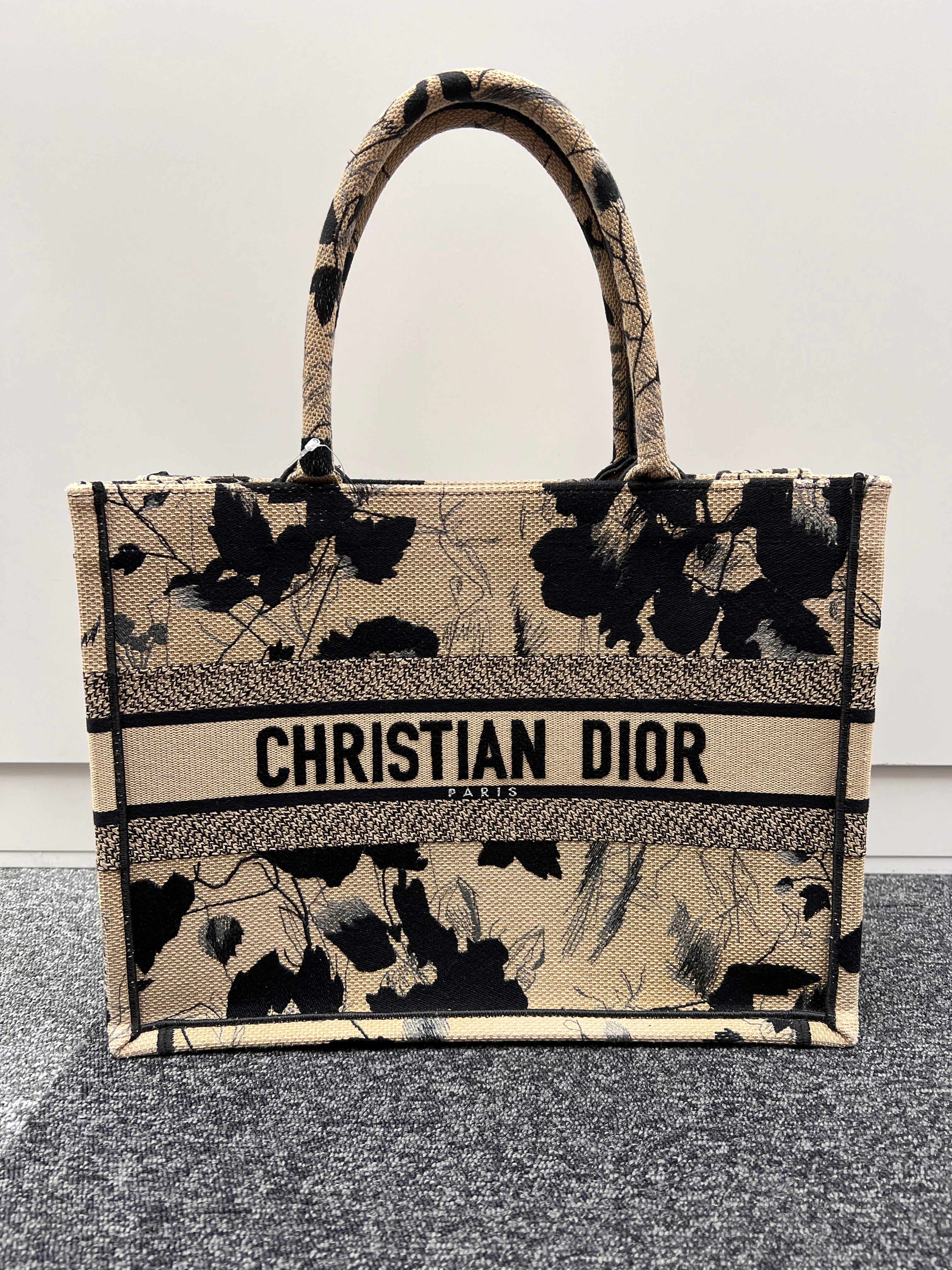 DIOR Book Tote Medium B10217K8D4