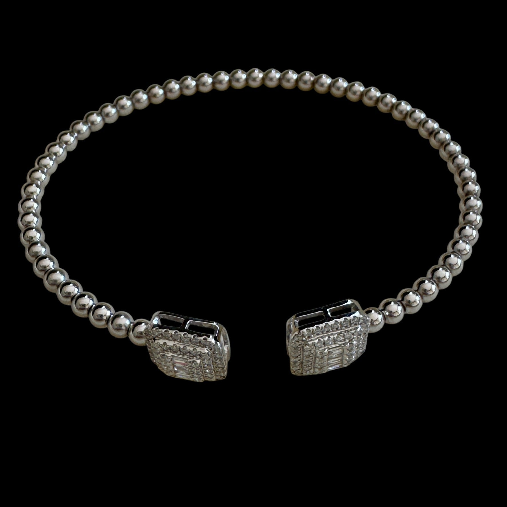 Natural White Diamond Bangle set in 18K White Gold