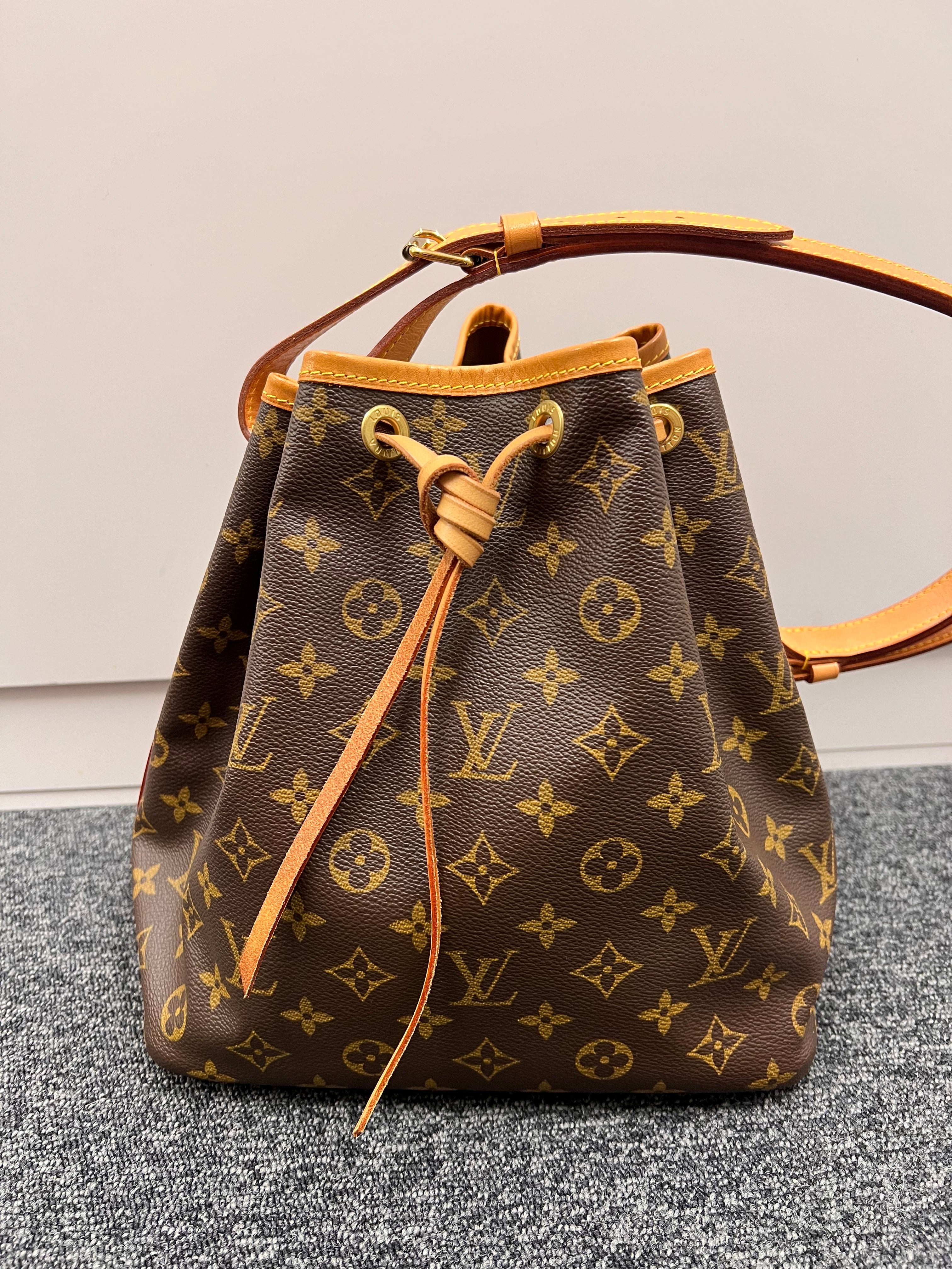 LOUIS VUITTON Petit Noe M40818 Monogram B11046AZPK