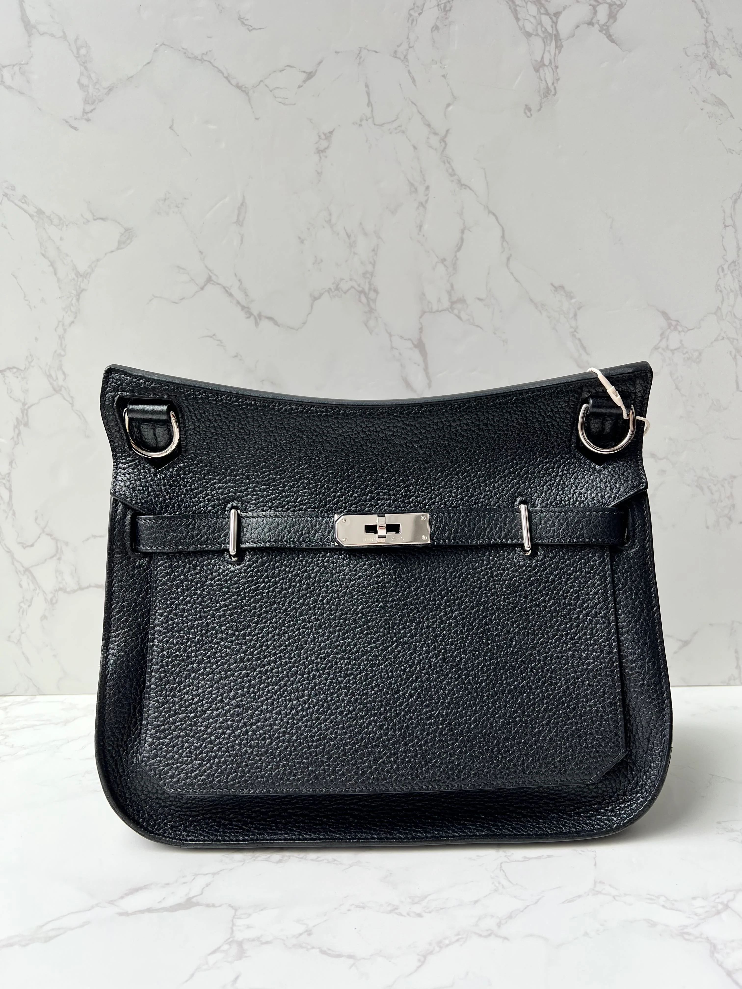 Hermès Hermes Jypsiere 28 Black Clemence PHW #N
Comes with Dustbag and Strap SYCE2102KK