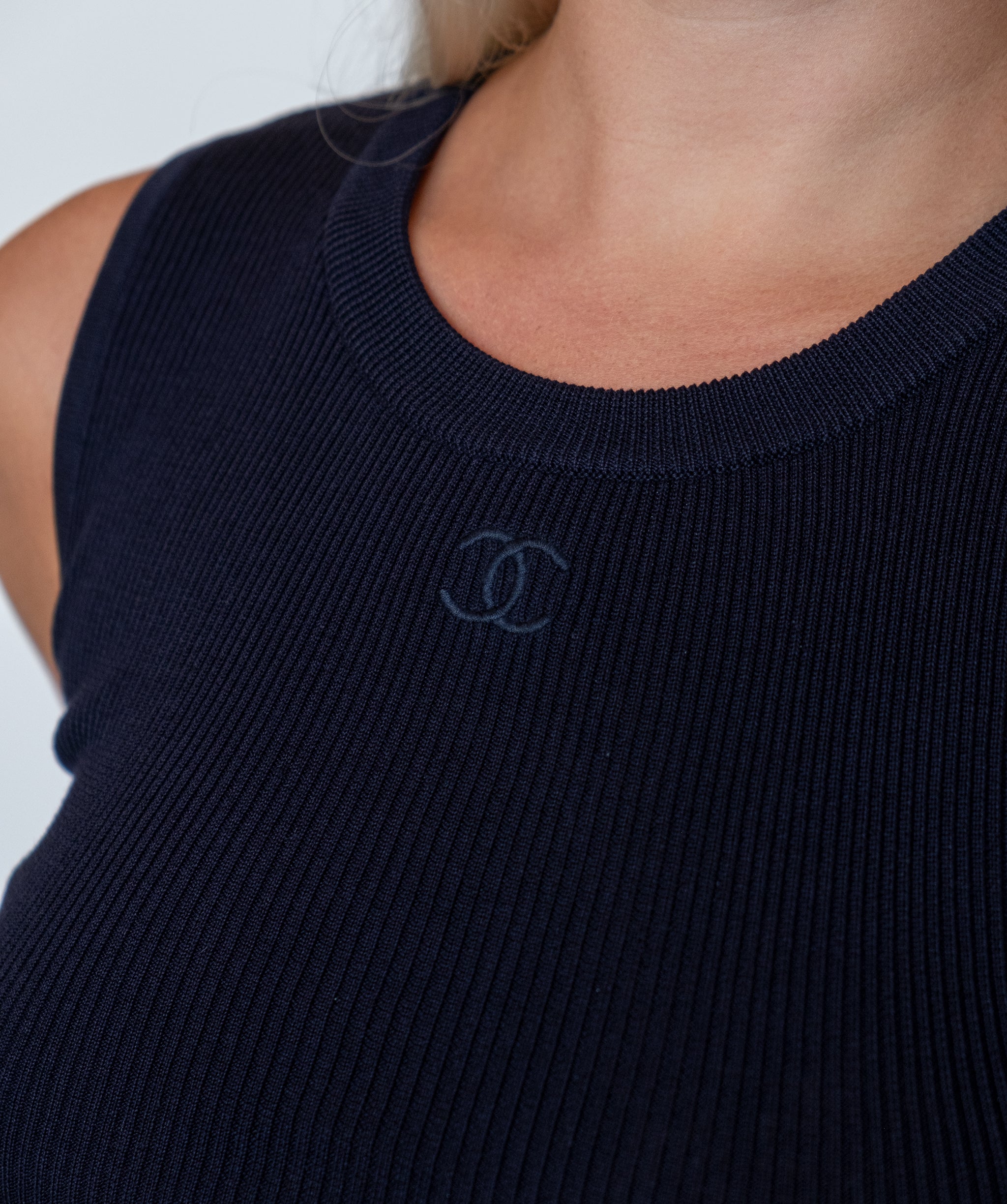 Chanel CC Cropped Tank Top Navy P95 DXBS0223