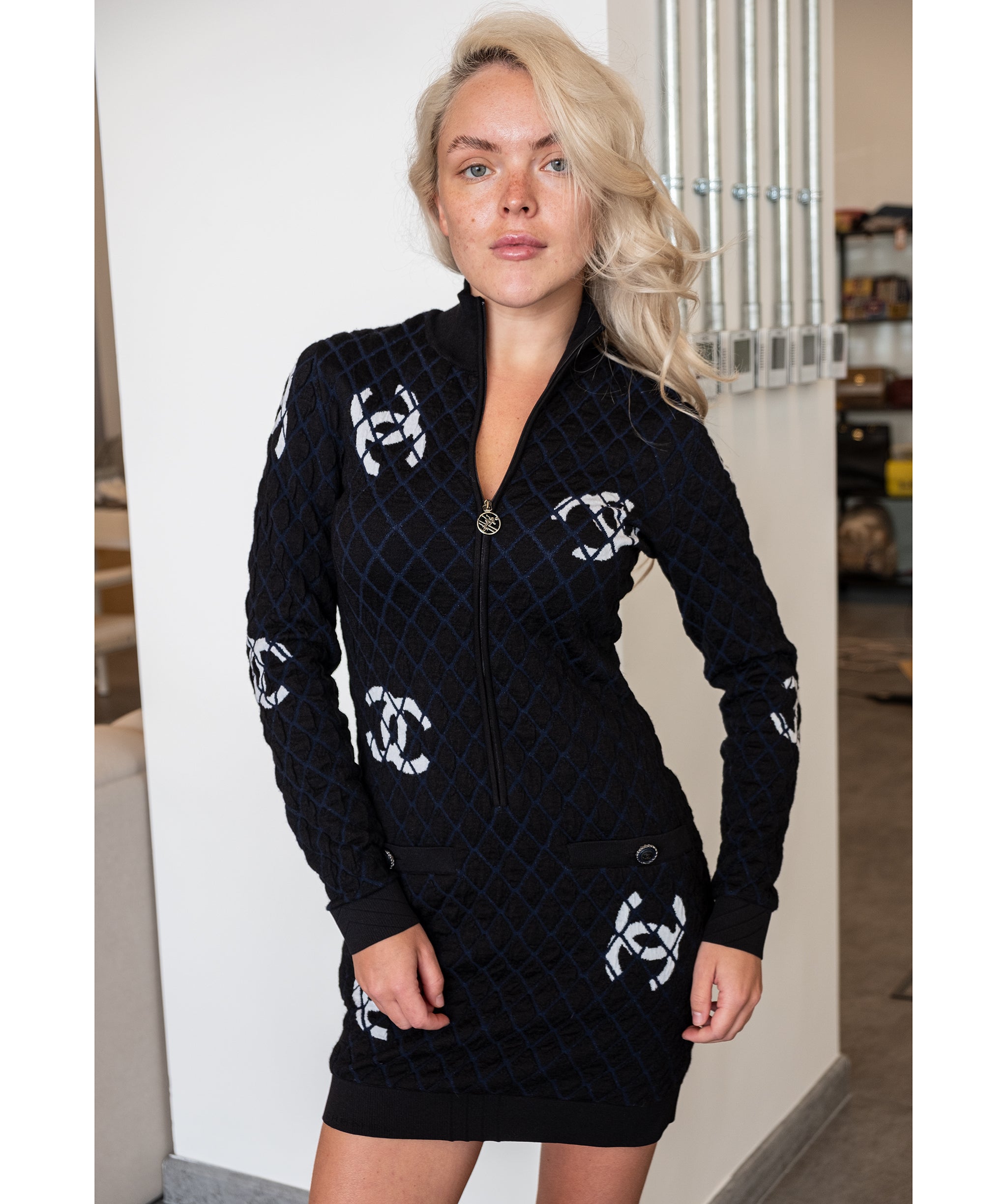 Chanel Coco Mark Front Zip Dress Cardigan P62217K47531	 DXBS0485