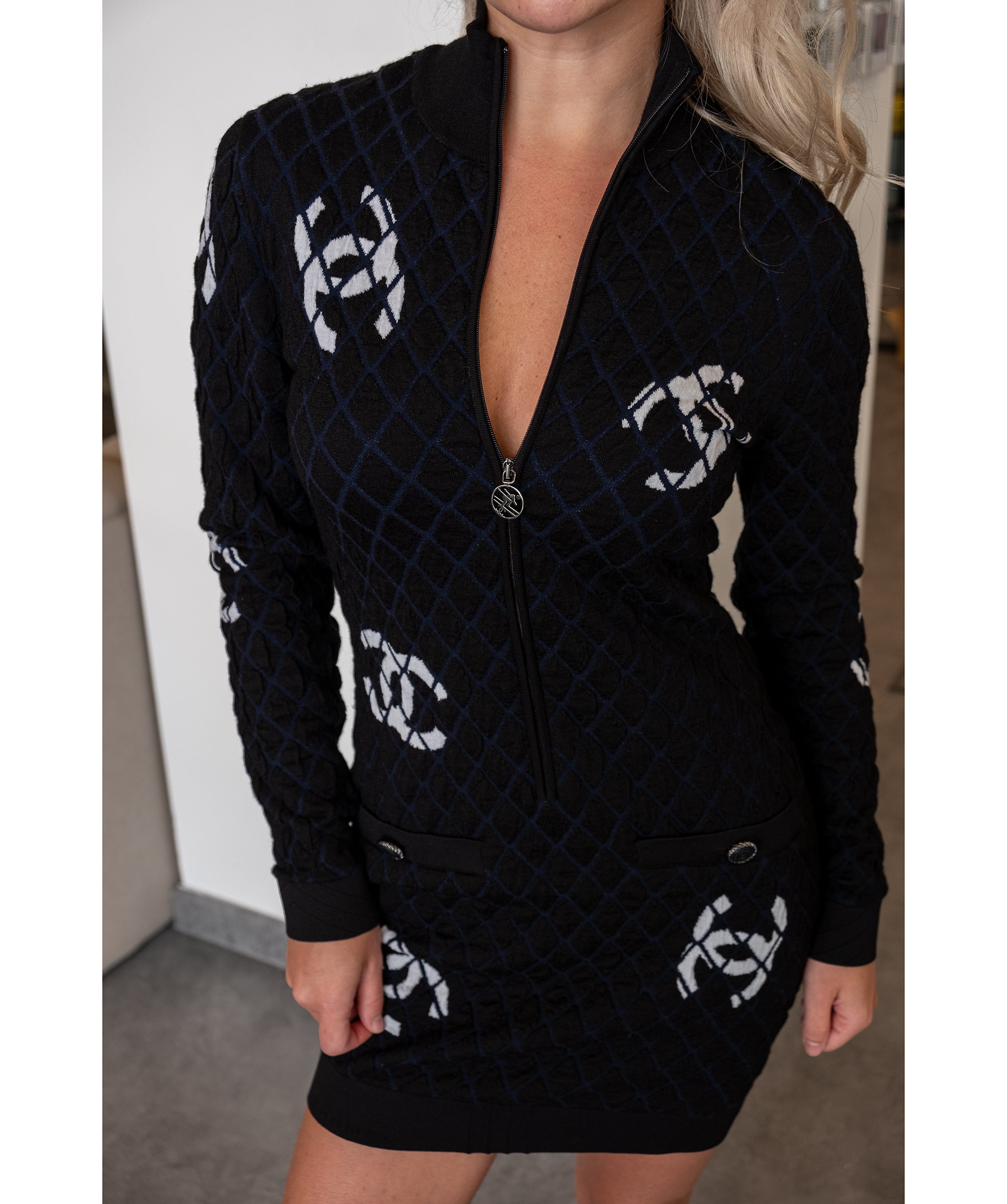 Chanel Coco Mark Front Zip Dress Cardigan P62217K47531	 DXBS0485