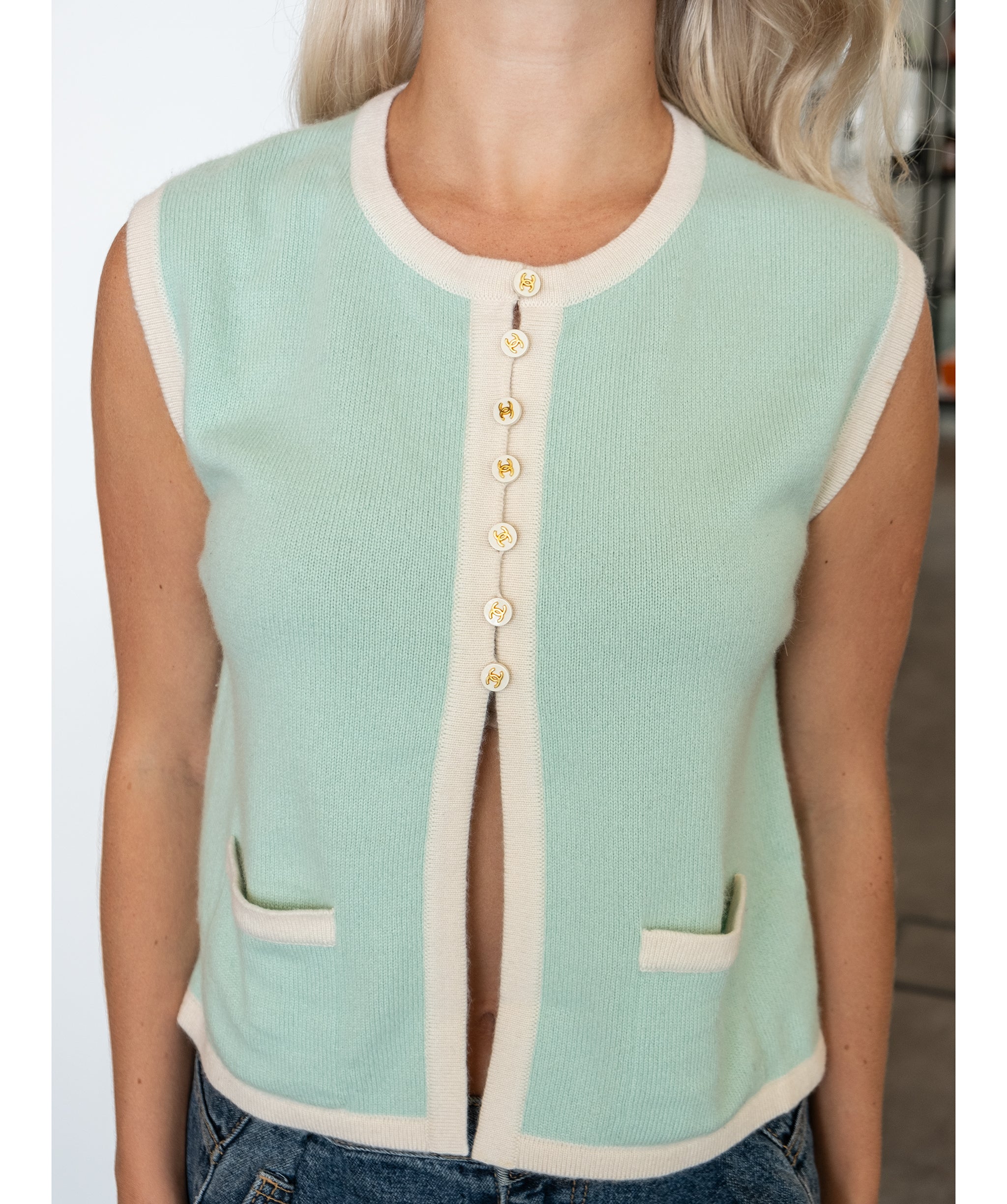 Chanel CC Buttons Cropped Cardigan Sleeveless Mint Green  DXBS0213