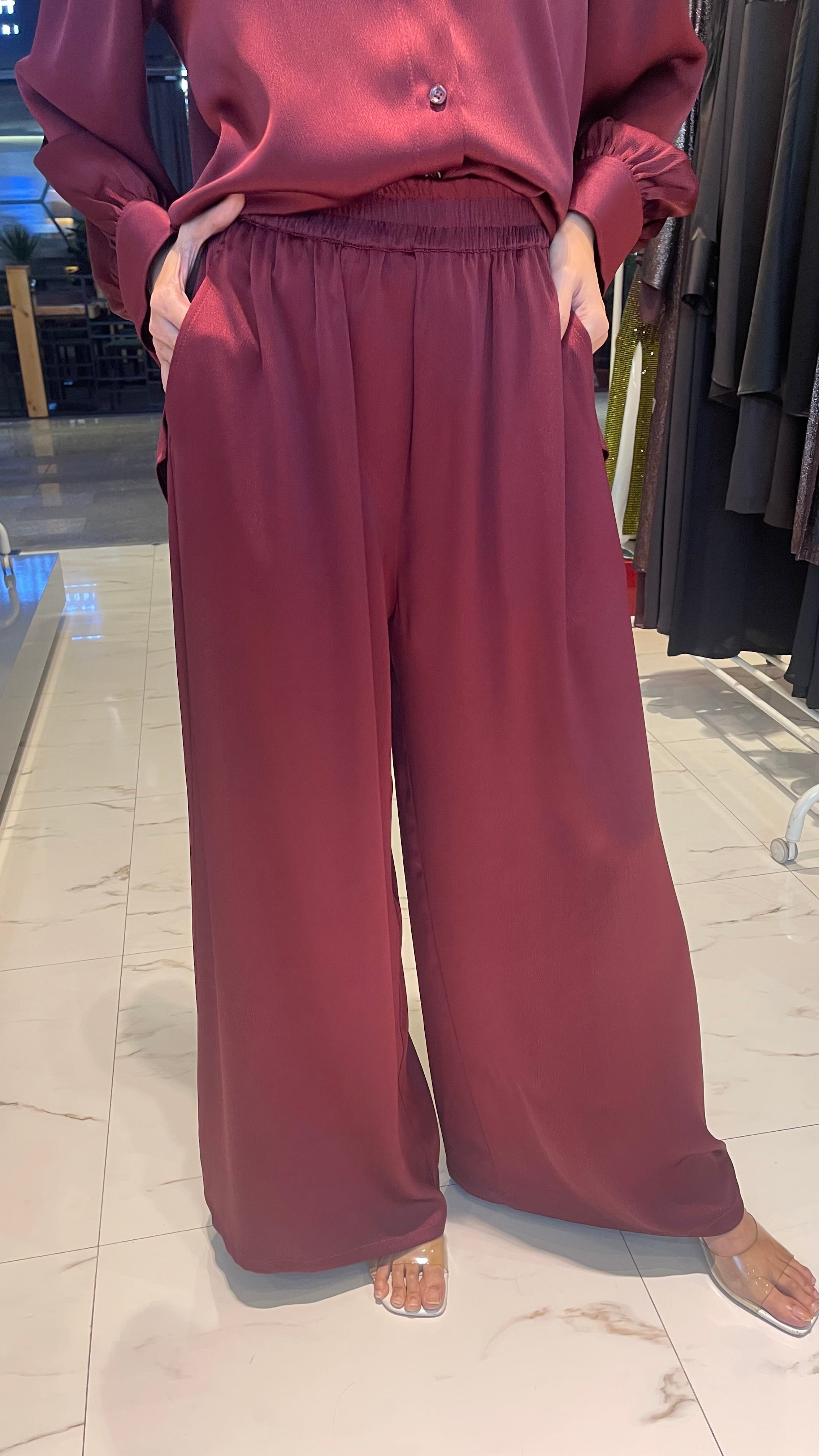 LOOSE FIT ELASTICATED TROUSERS (بنطلون) “PEEP”