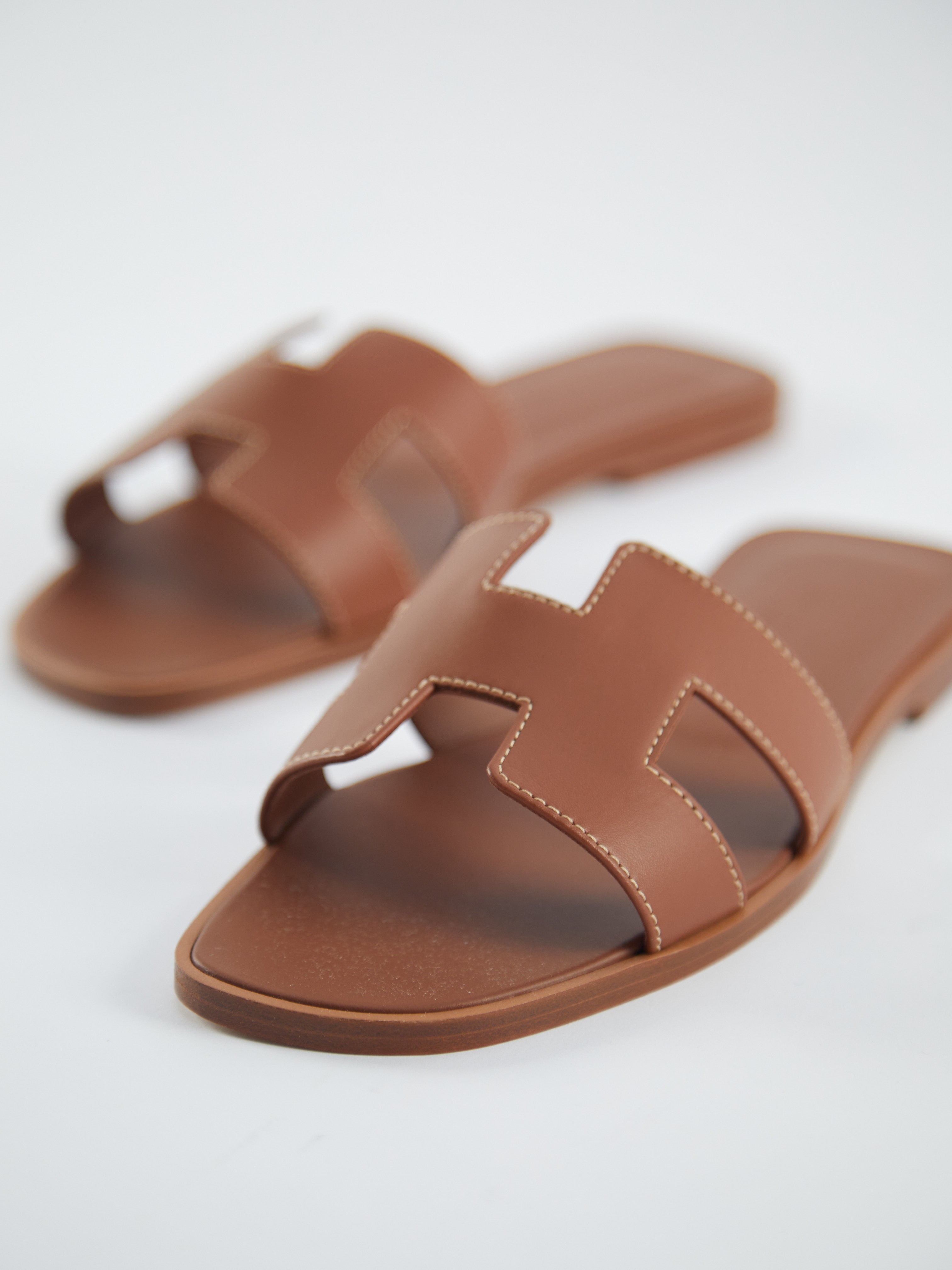 HERMÈS ORAN SANDAL Gold - Size 39.5