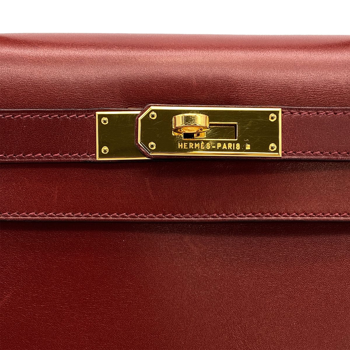 HERMES KELLY 28 SELLIER ROUGE H BOXCALF HAND SHOULDER BAG 2002 SQUARE F GOLD HARDWARE 90324446