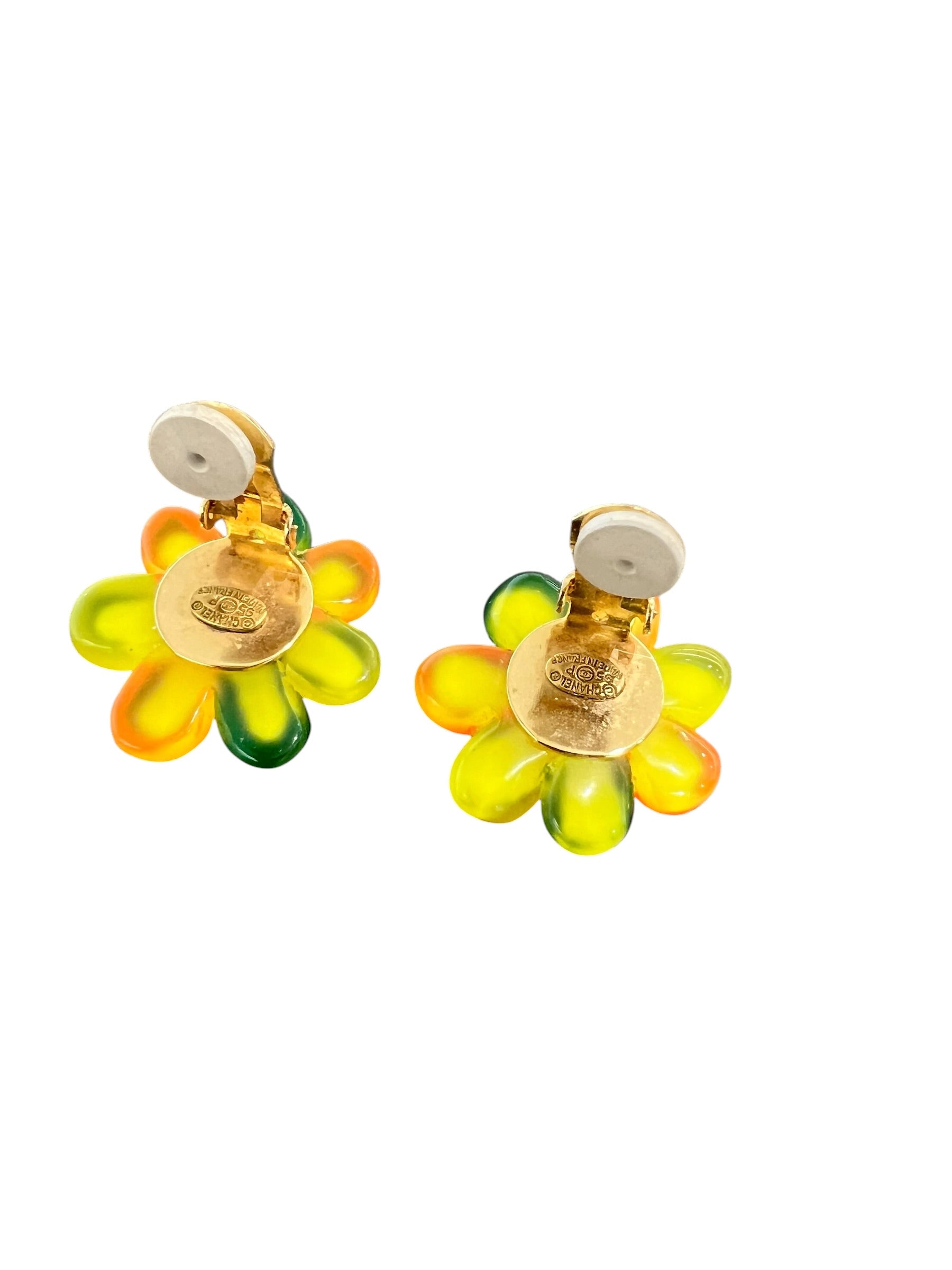 Chanel Vintage Floral Lumi Acrylic Gummy Clip-On Earrings 95PSKC8372H