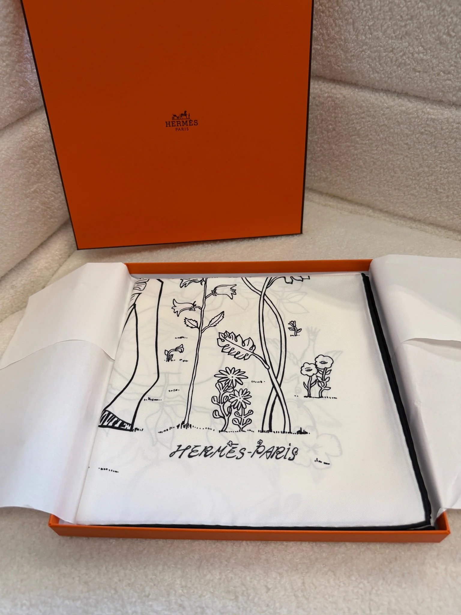 Hermes Le Pommier Sellier scarf 90 blanc / noir