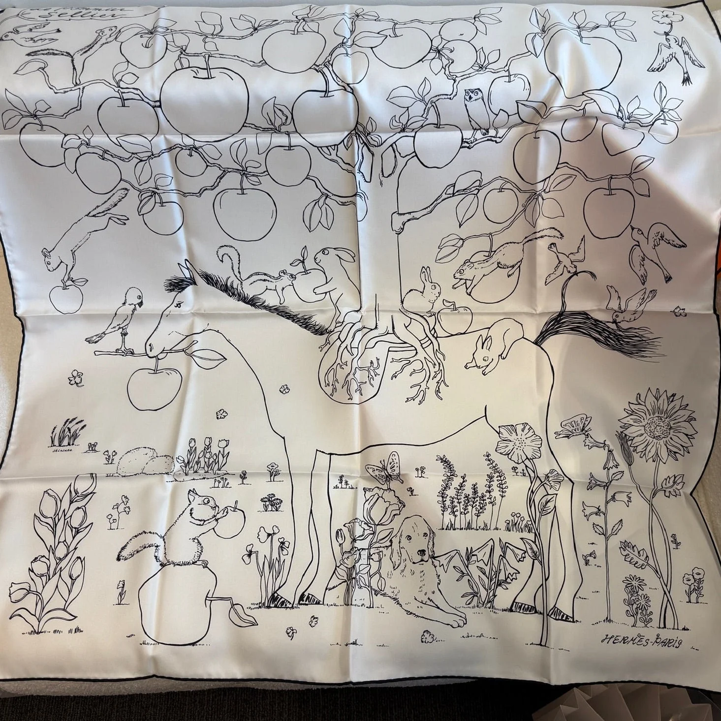 Hermes Le Pommier Sellier scarf 90 blanc / noir