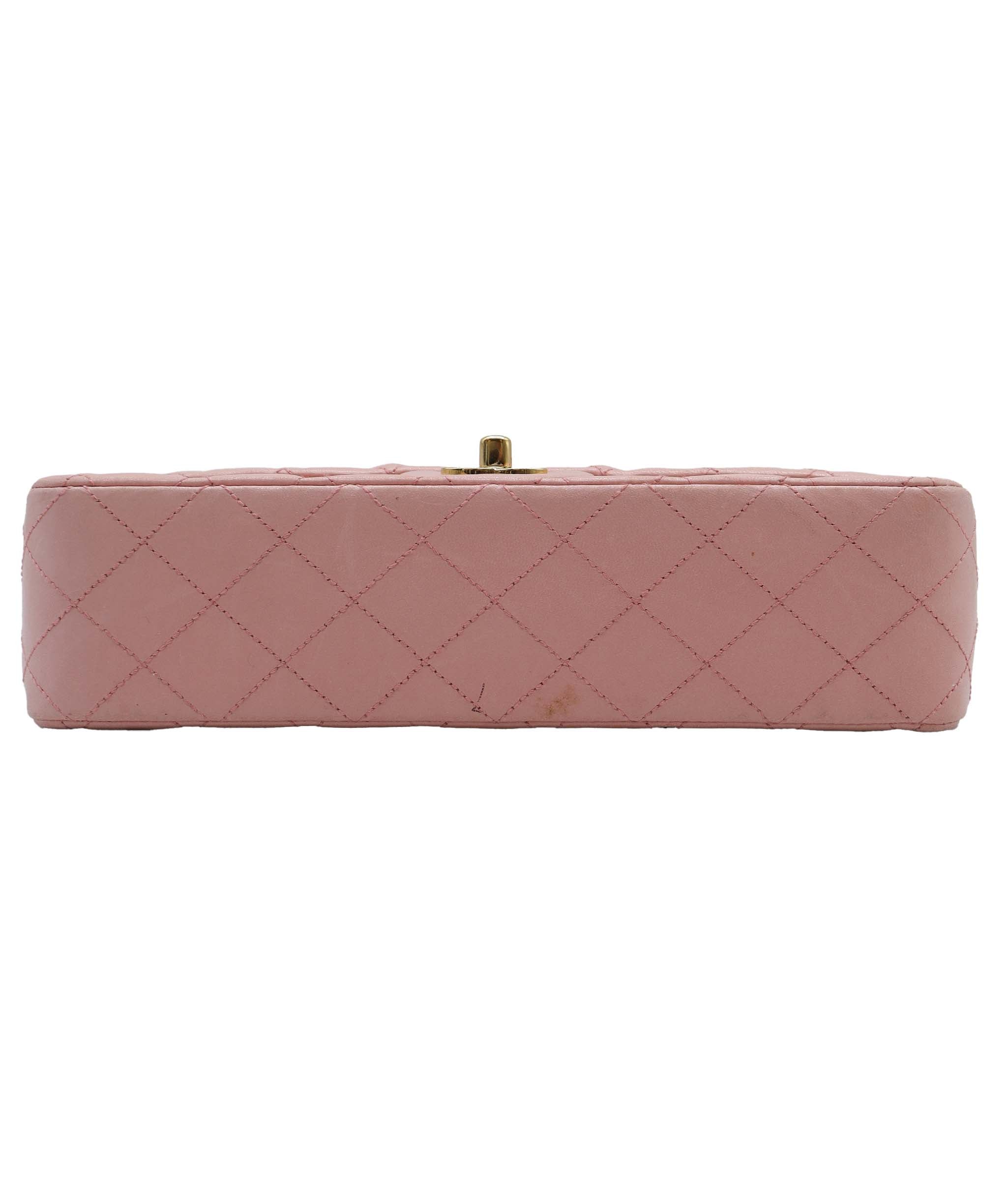 Chanel Classic Medium Lamb GHW Pink DXBS2339