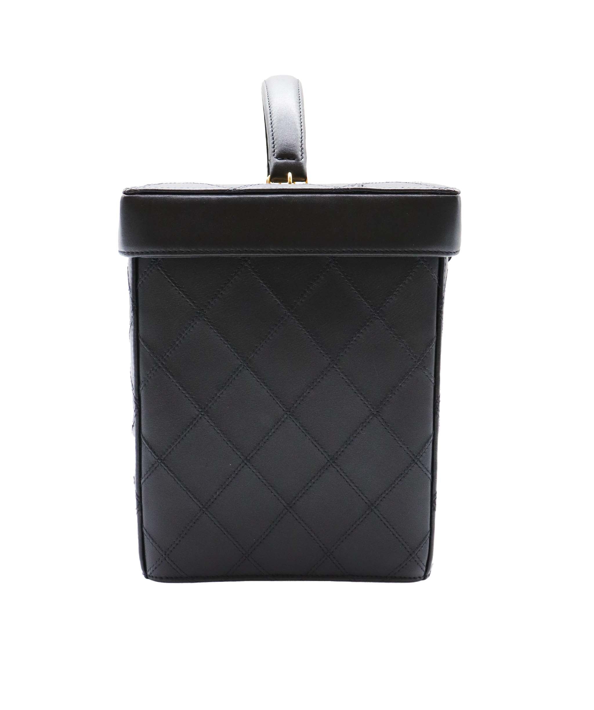 CHANEL Black Vanity turnlock bag 90244693 DXBS0592