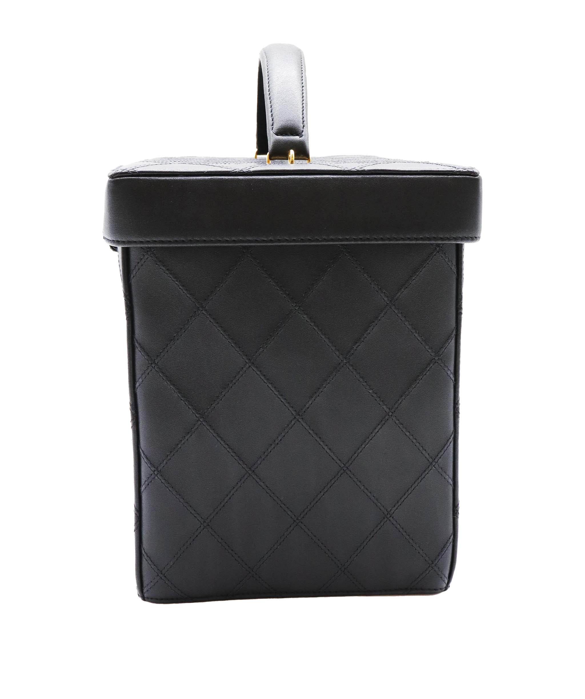 CHANEL Black Vanity turnlock bag 90244693 DXBS0592