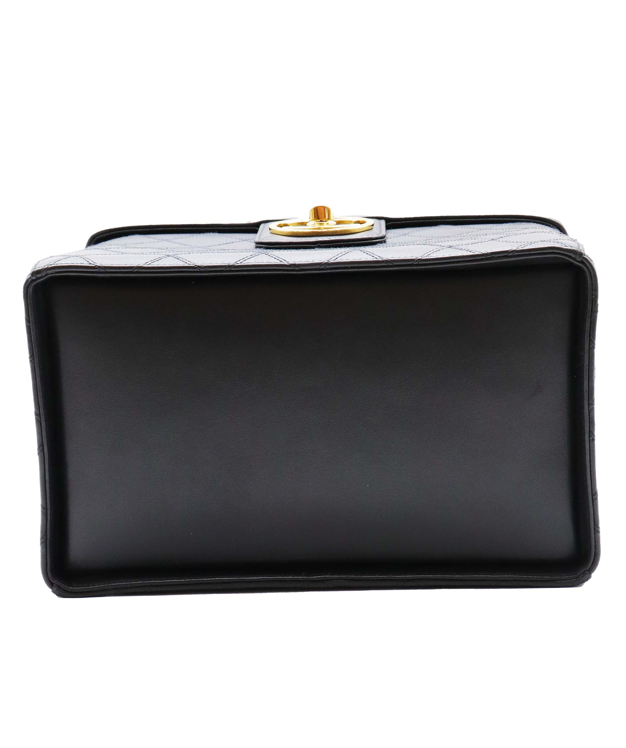 CHANEL Black Vanity turnlock bag 90244693 DXBS0592