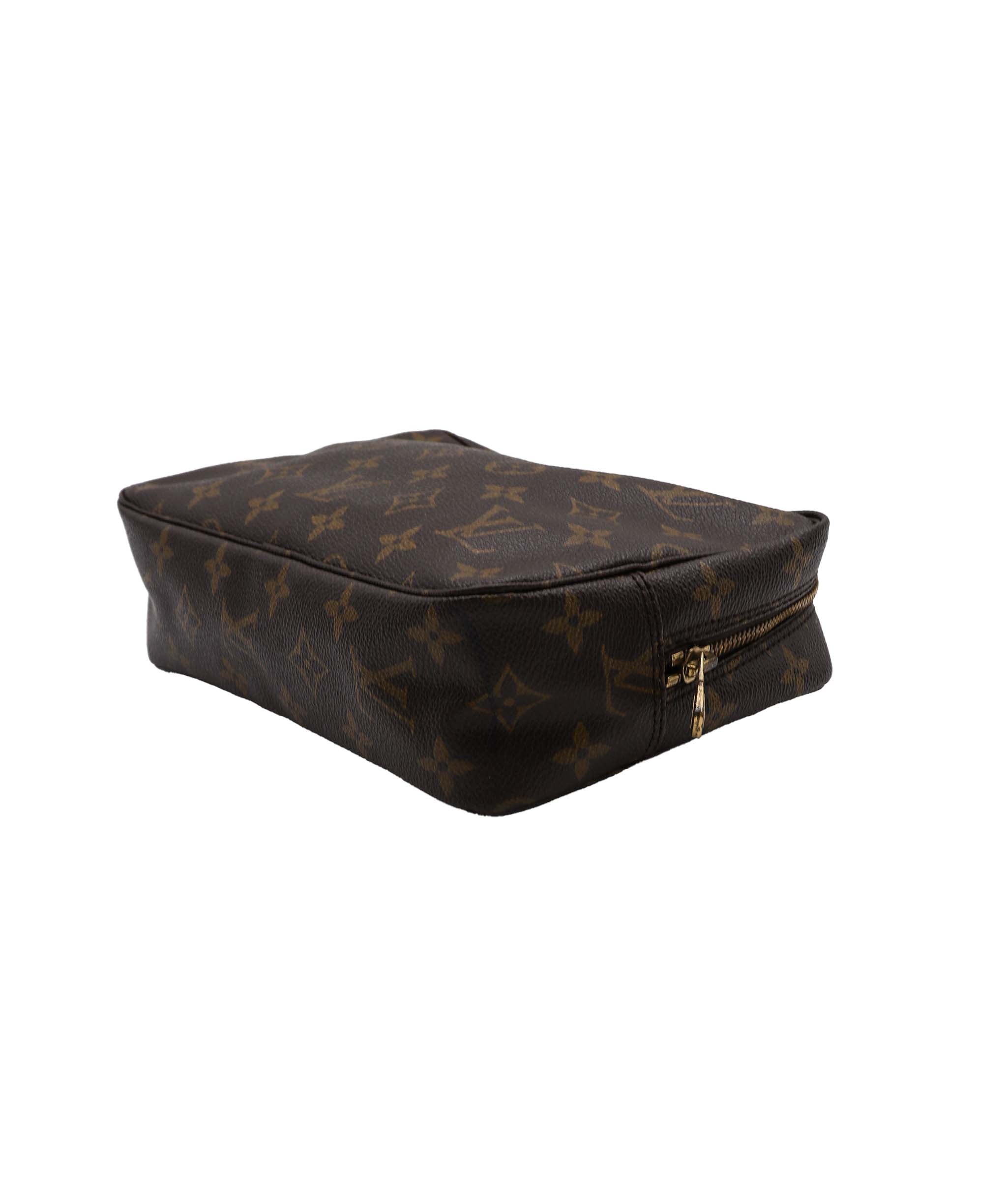 LOUIS VUITTON Monogram Trousse Toilette 23 Clutch Bag - DXBV0151