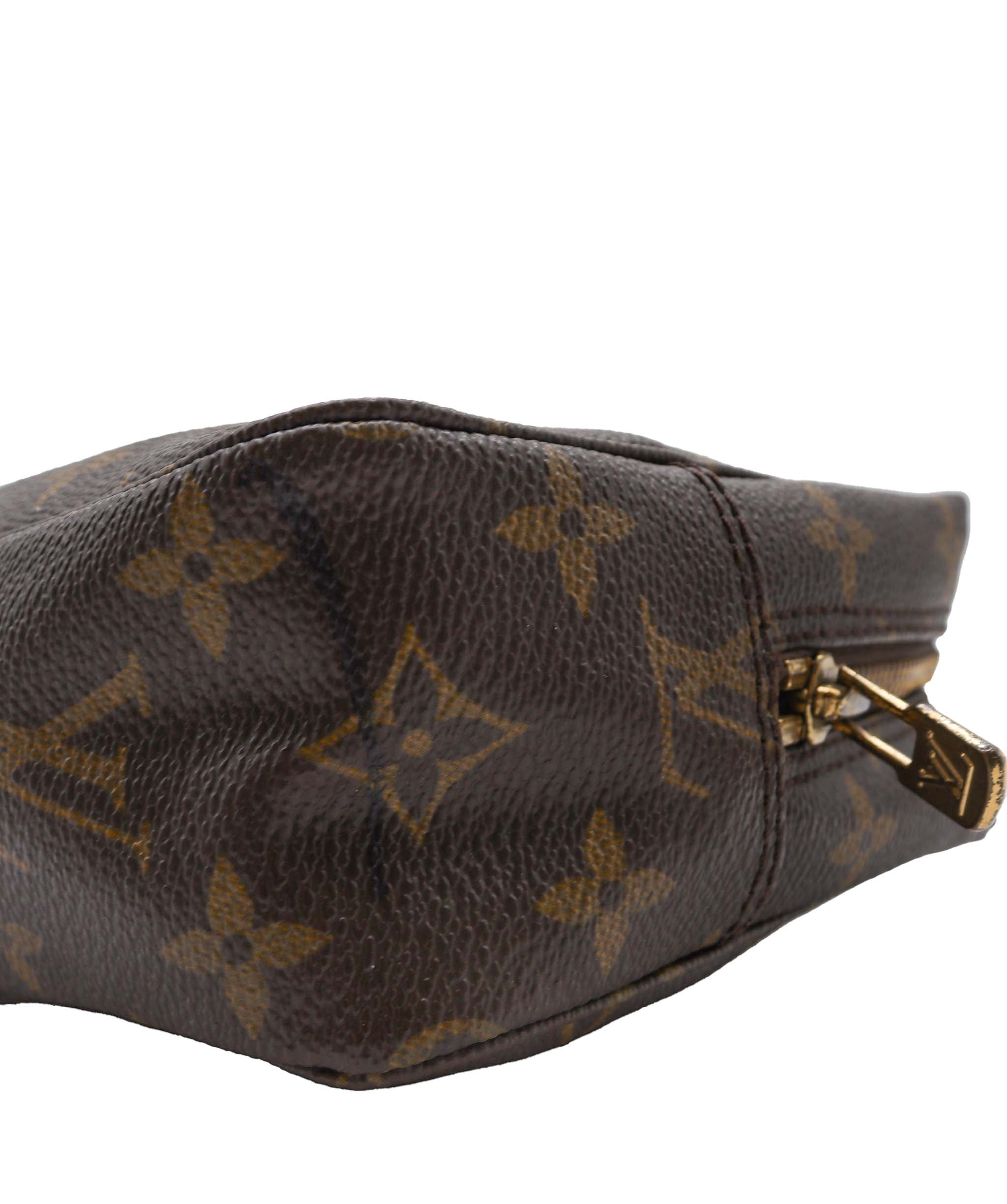 LOUIS VUITTON Monogram Trousse Toilette 23 Clutch Bag - DXBV0151