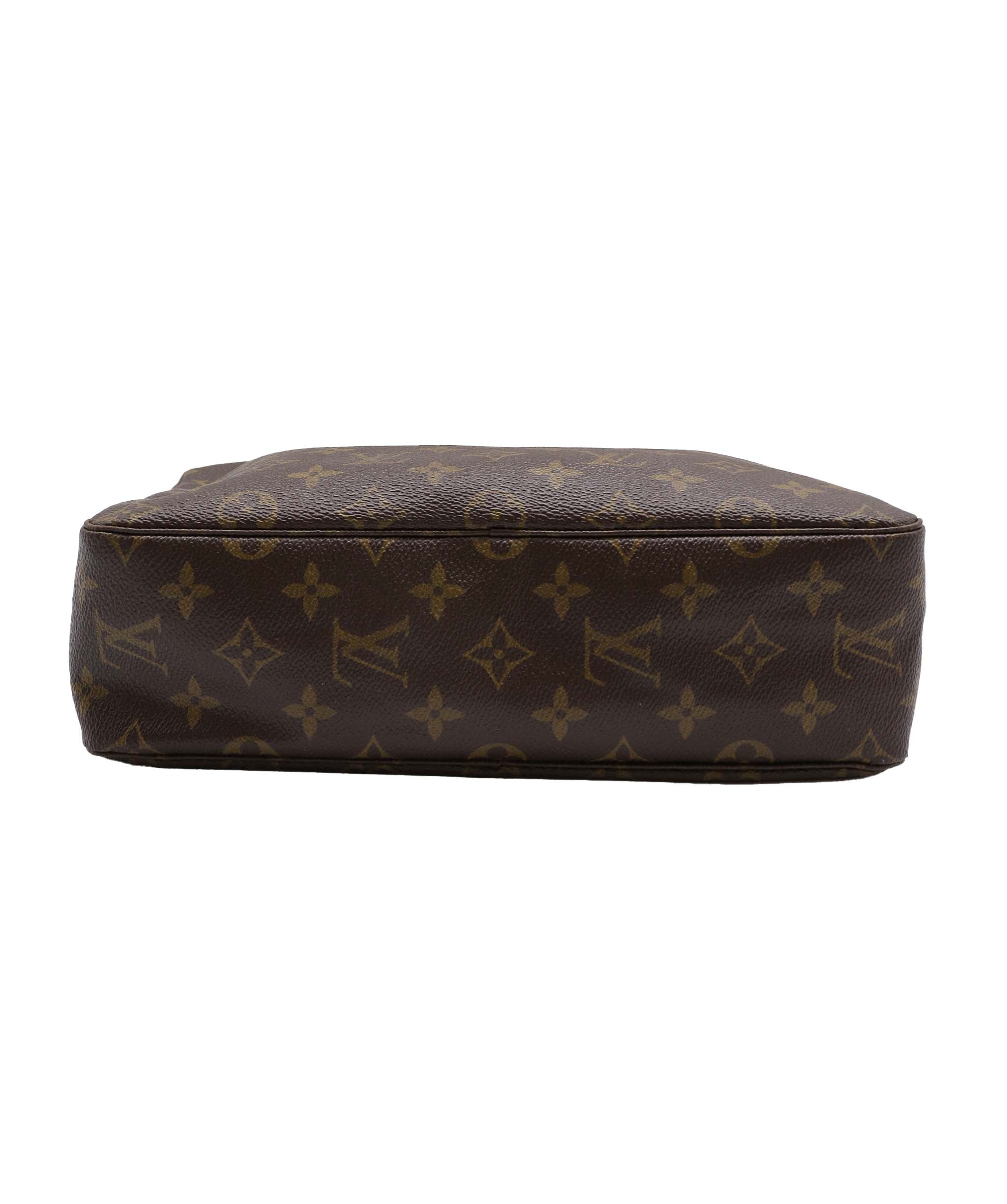 LOUIS VUITTON Monogram Trousse Toilette 28 Clutch Bag - DXBV0140