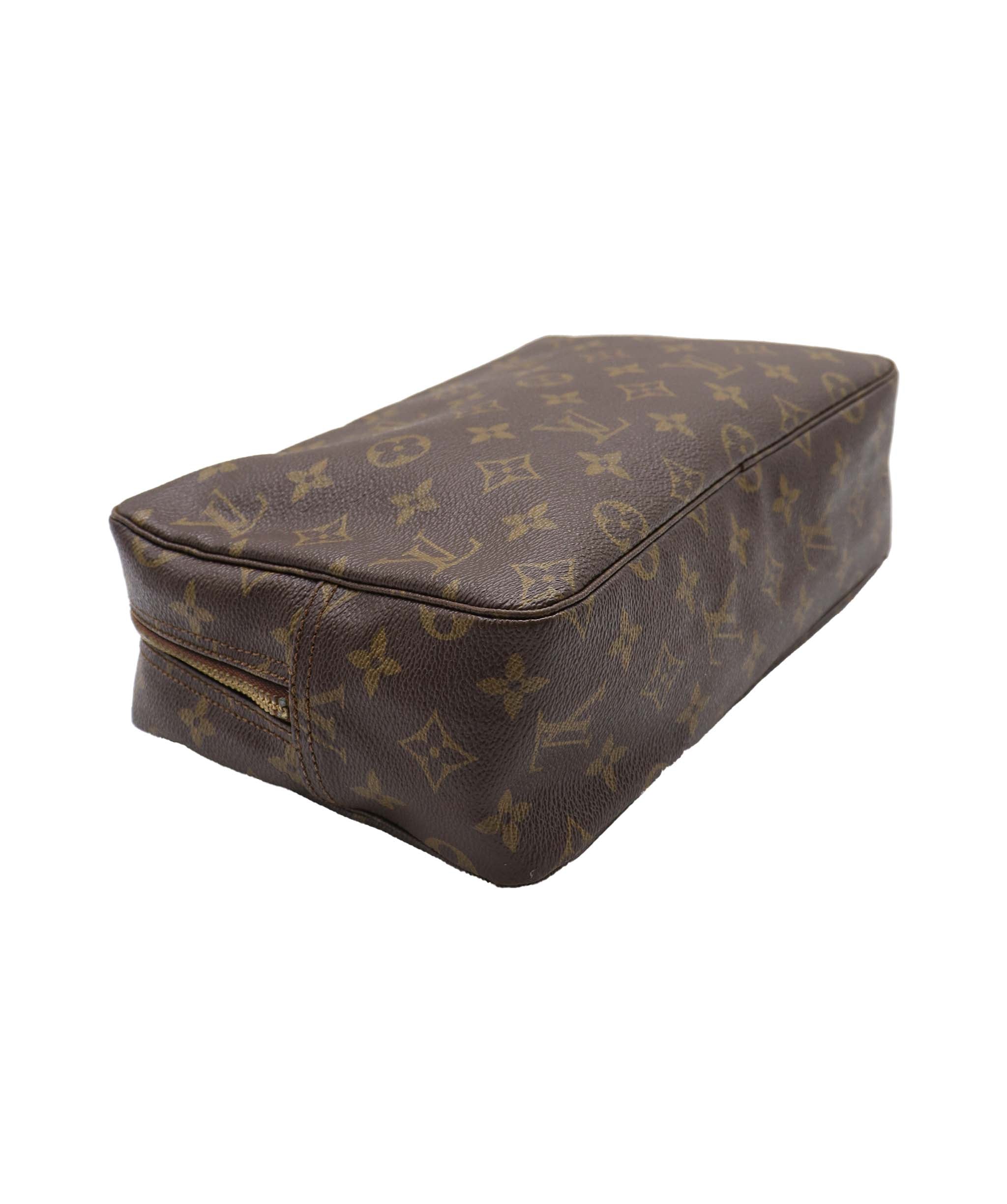 LOUIS VUITTON Monogram Trousse Toilette 28 Clutch Bag - DXBV0140