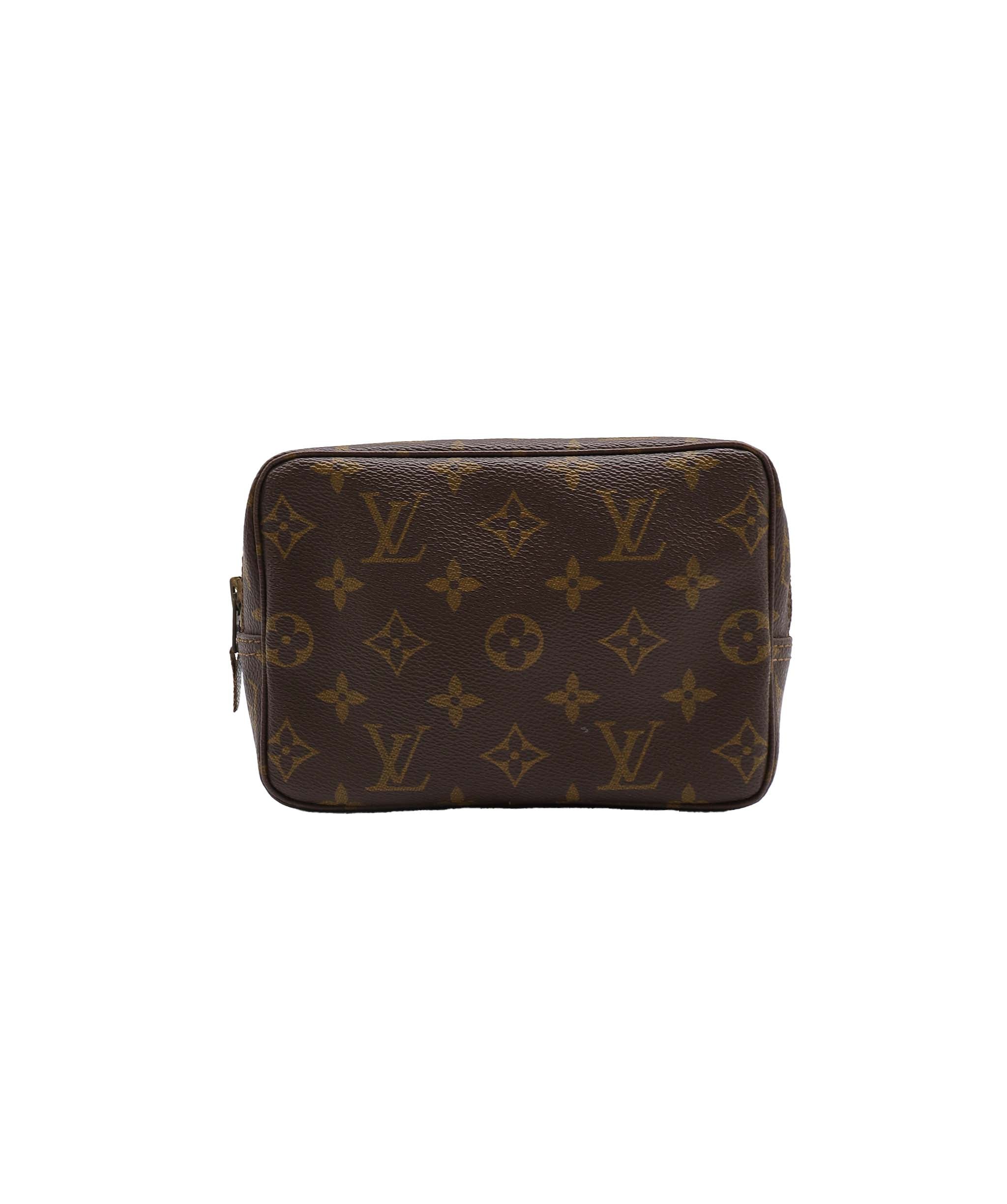 LOUIS VUITTON Monogram Trousse Toilette 18 Pouch - DXBV0153