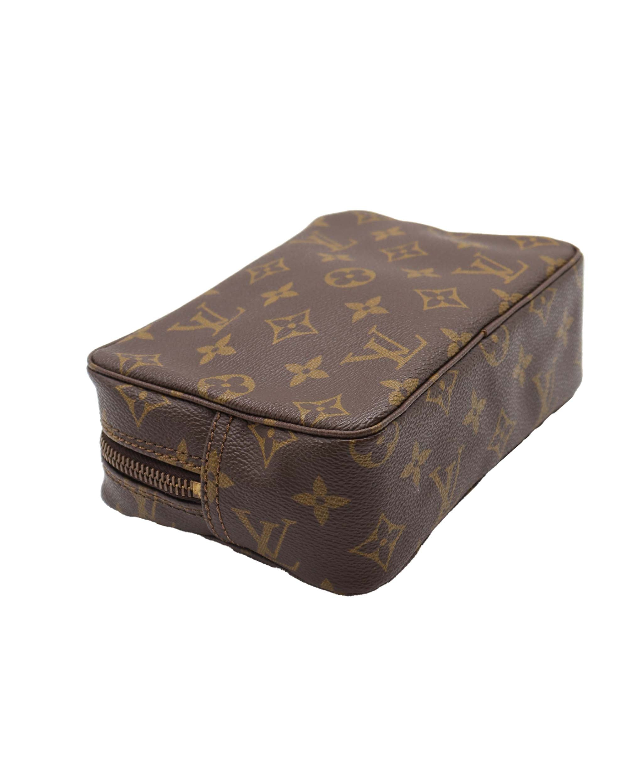 LOUIS VUITTON Monogram Trousse Toilette 18 Pouch - DXBV0153