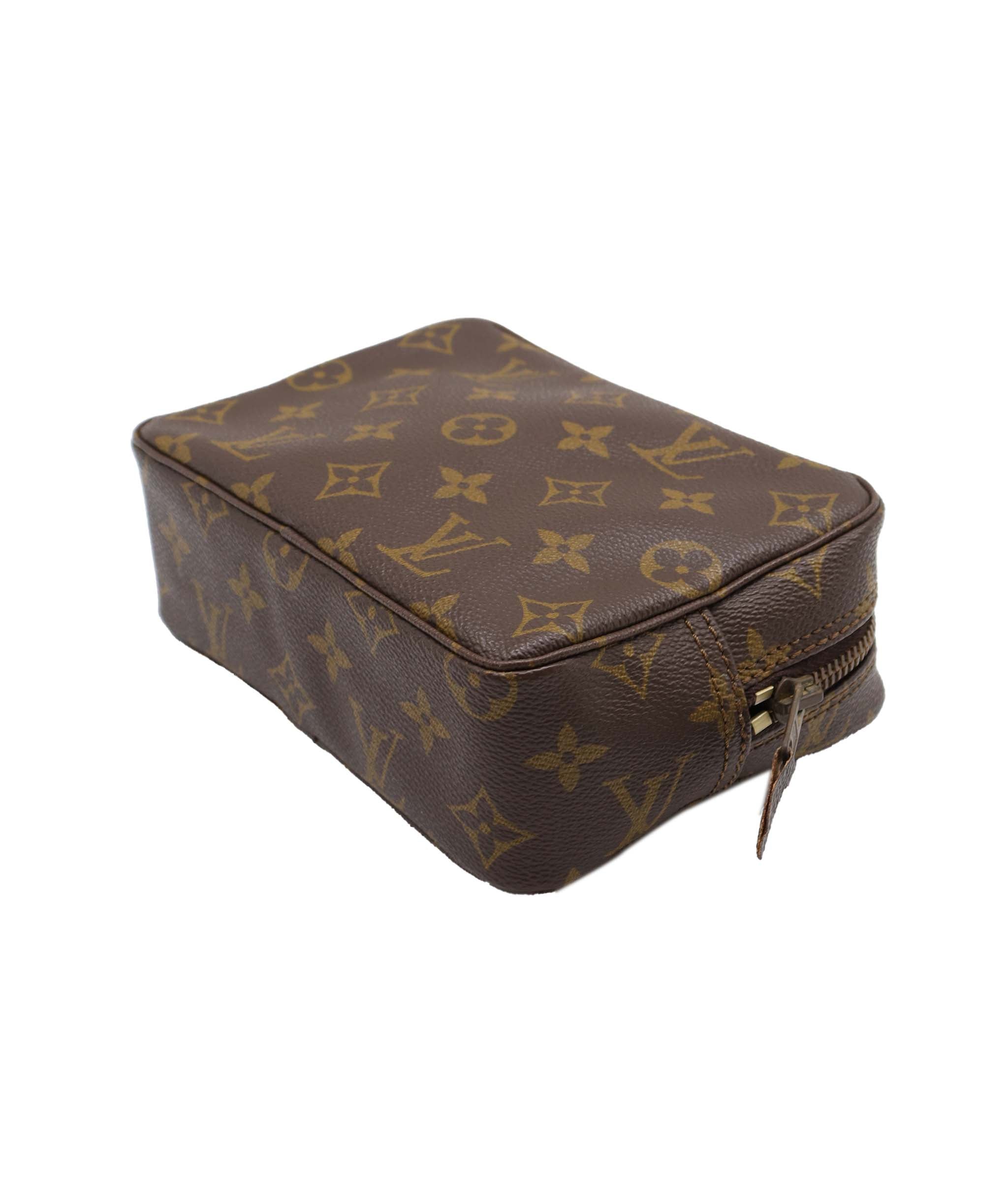 LOUIS VUITTON Monogram Trousse Toilette 18 Pouch - DXBV0153