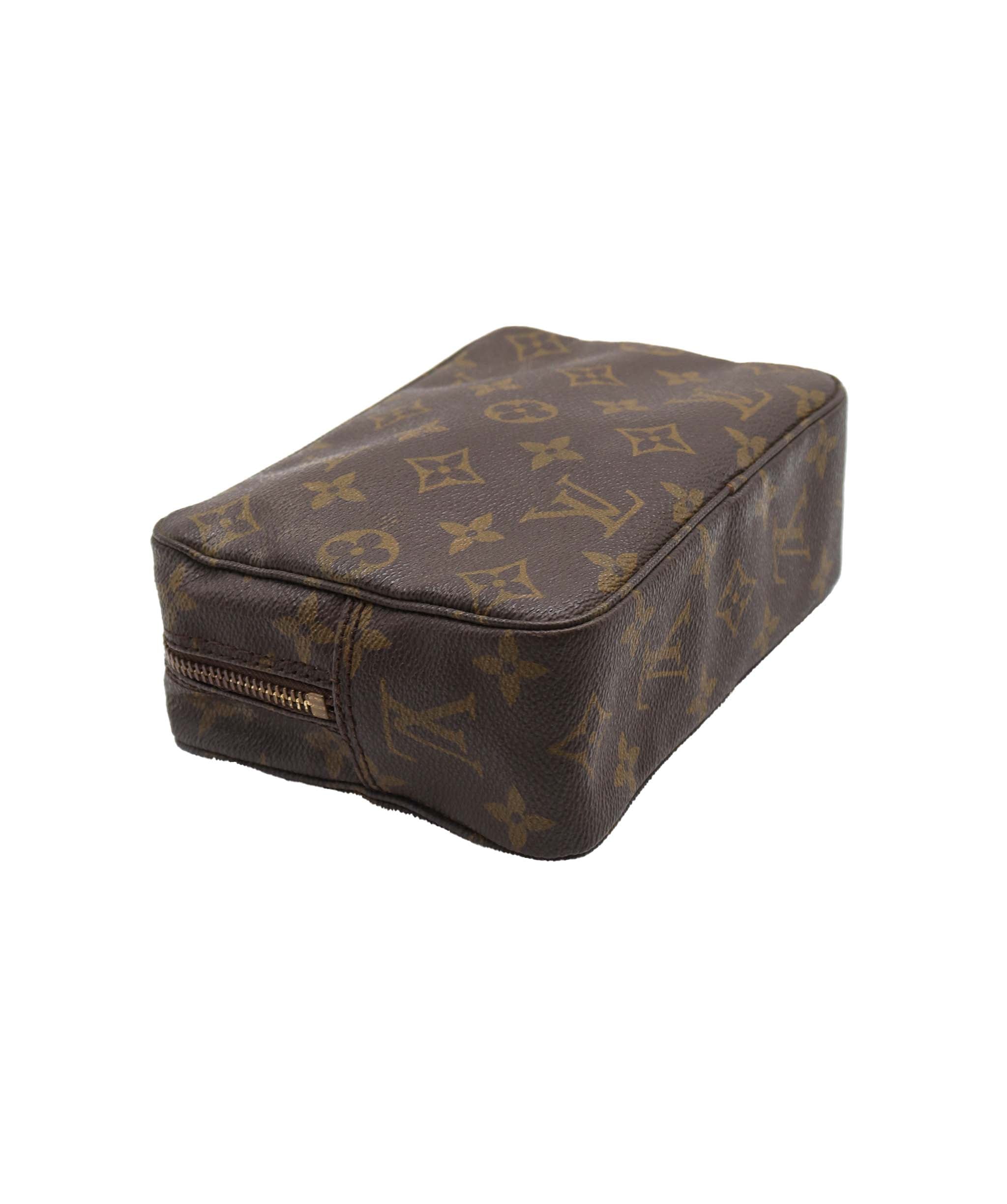 LOUIS VUITTON Monogram Trousse Toilette 18 Pouch - DXBV0154