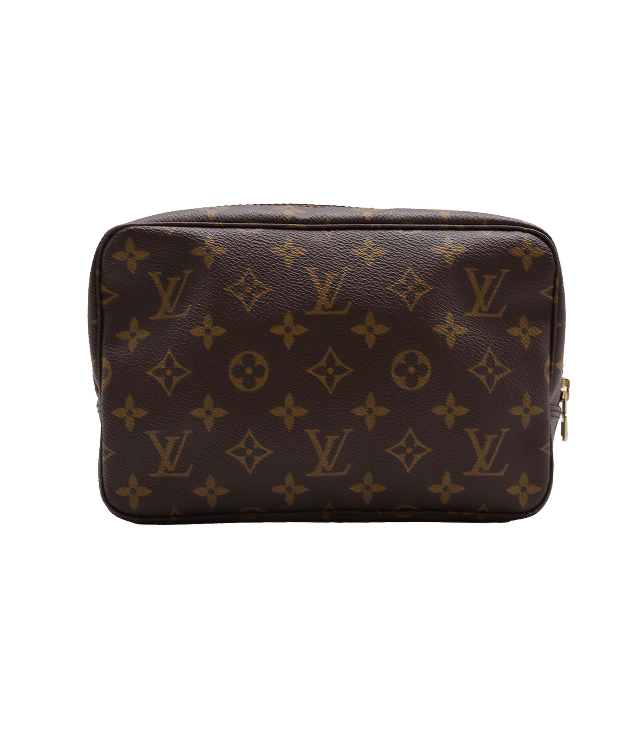 LOUIS VUITTON Monogram Trousse Toilette 23 Clutch Bag - DXBV0150