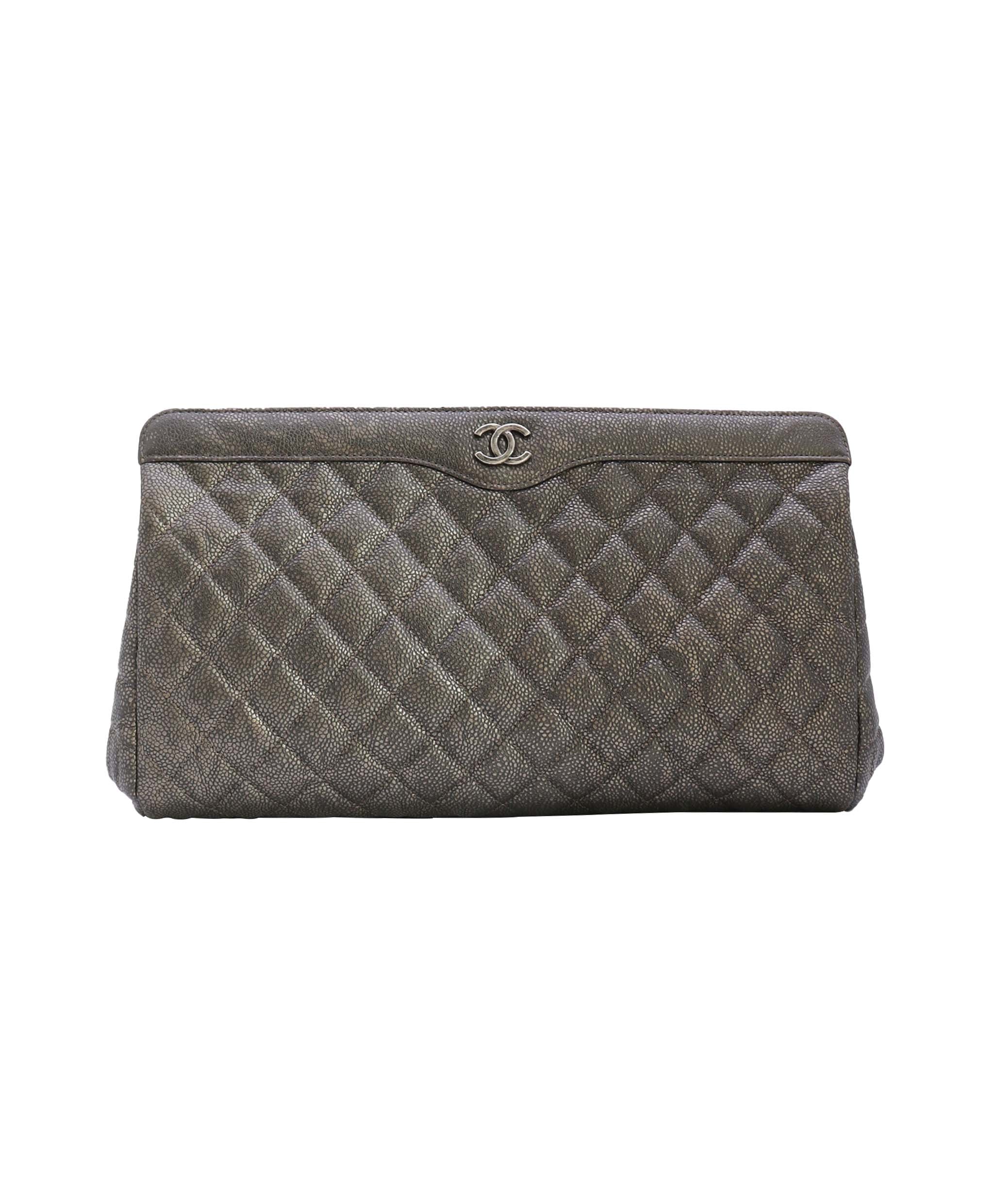 Chanel Silver Caviar Clutch DXBK0002