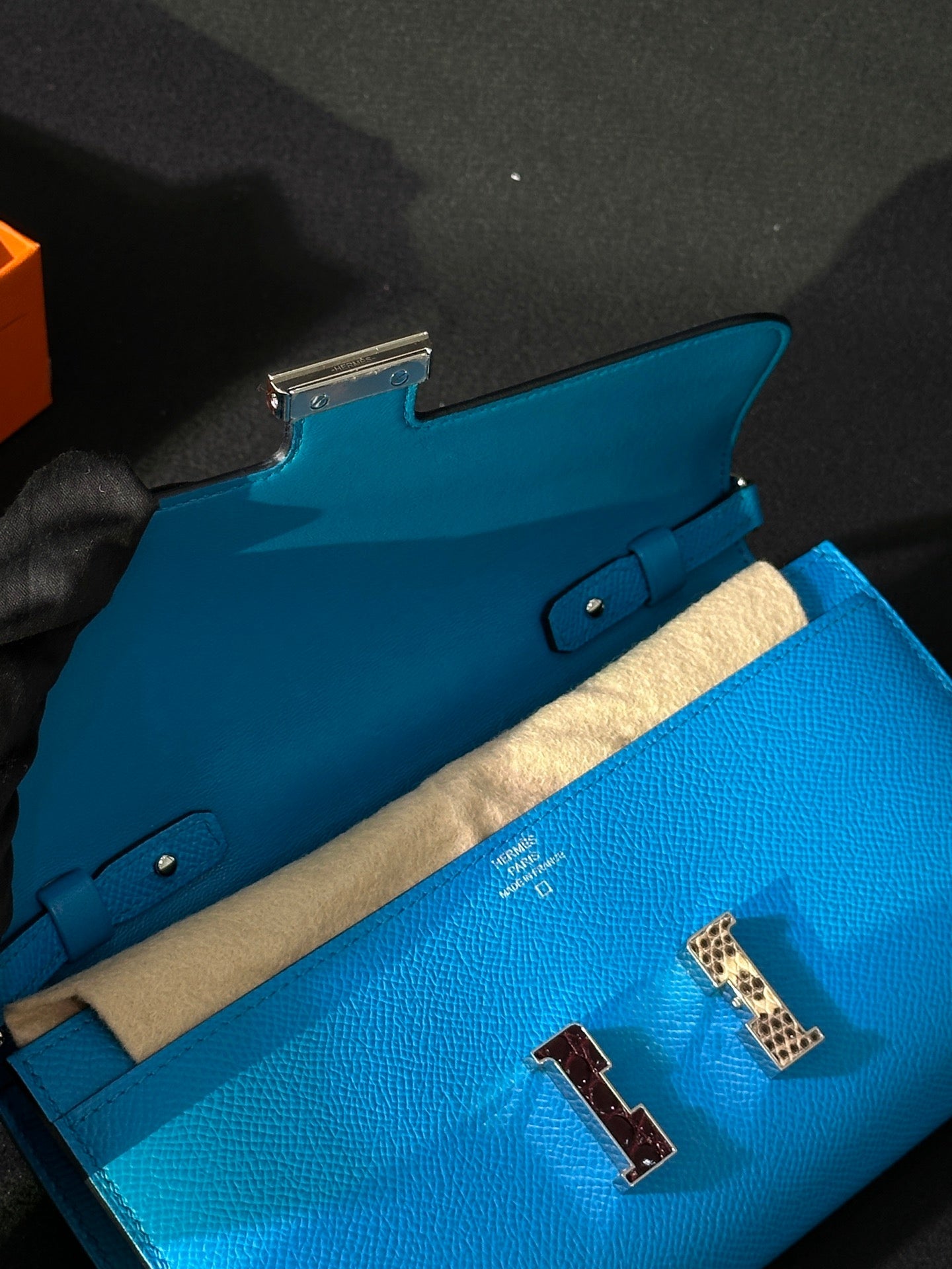 Hermès Constance Long To Go Epsom Florida Blue Exotic Hardware Stamp Z – Full Set