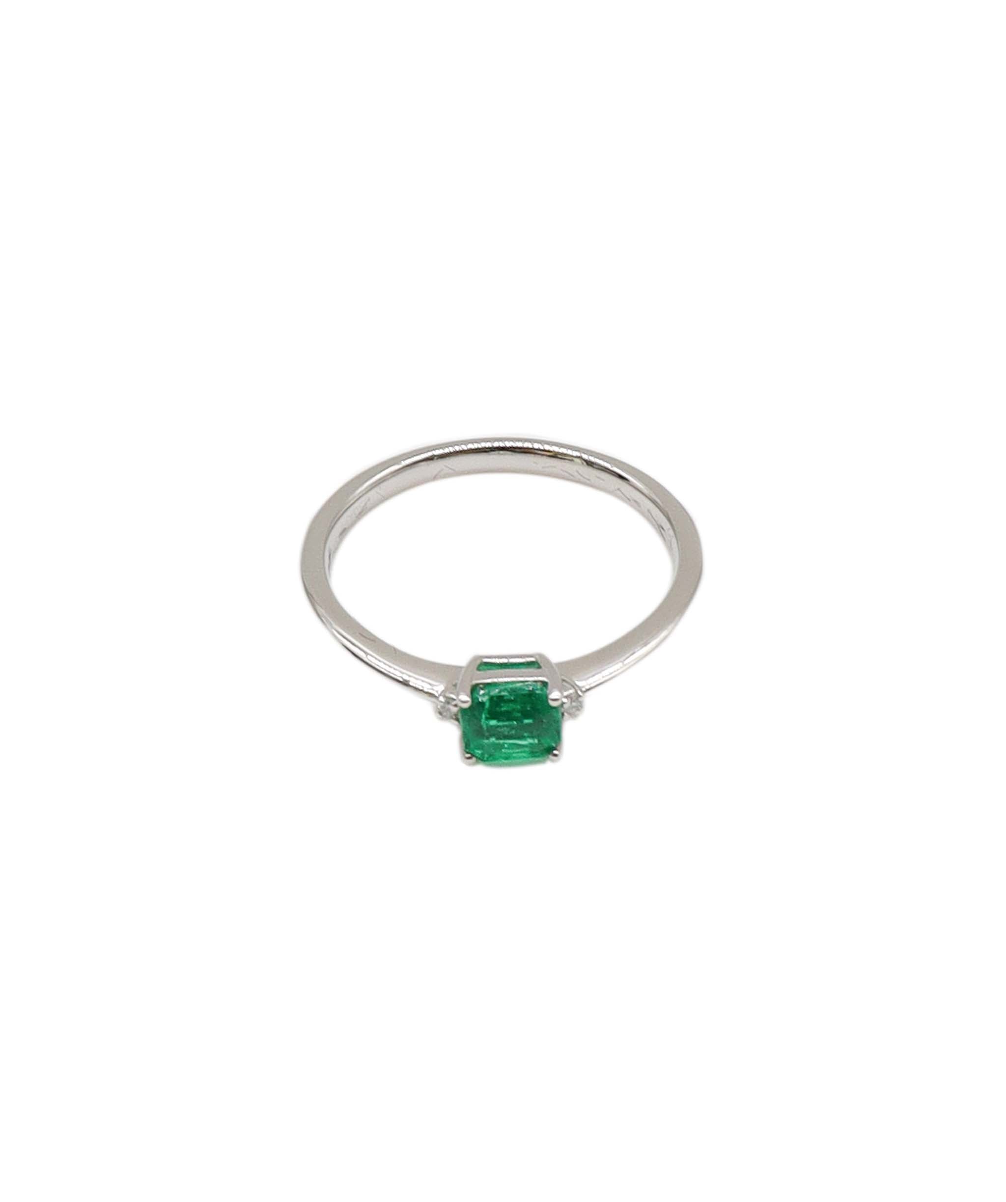 Emerald 0.47ct Diamond 0.02ct Pt Platinum Ring - DXBS1004