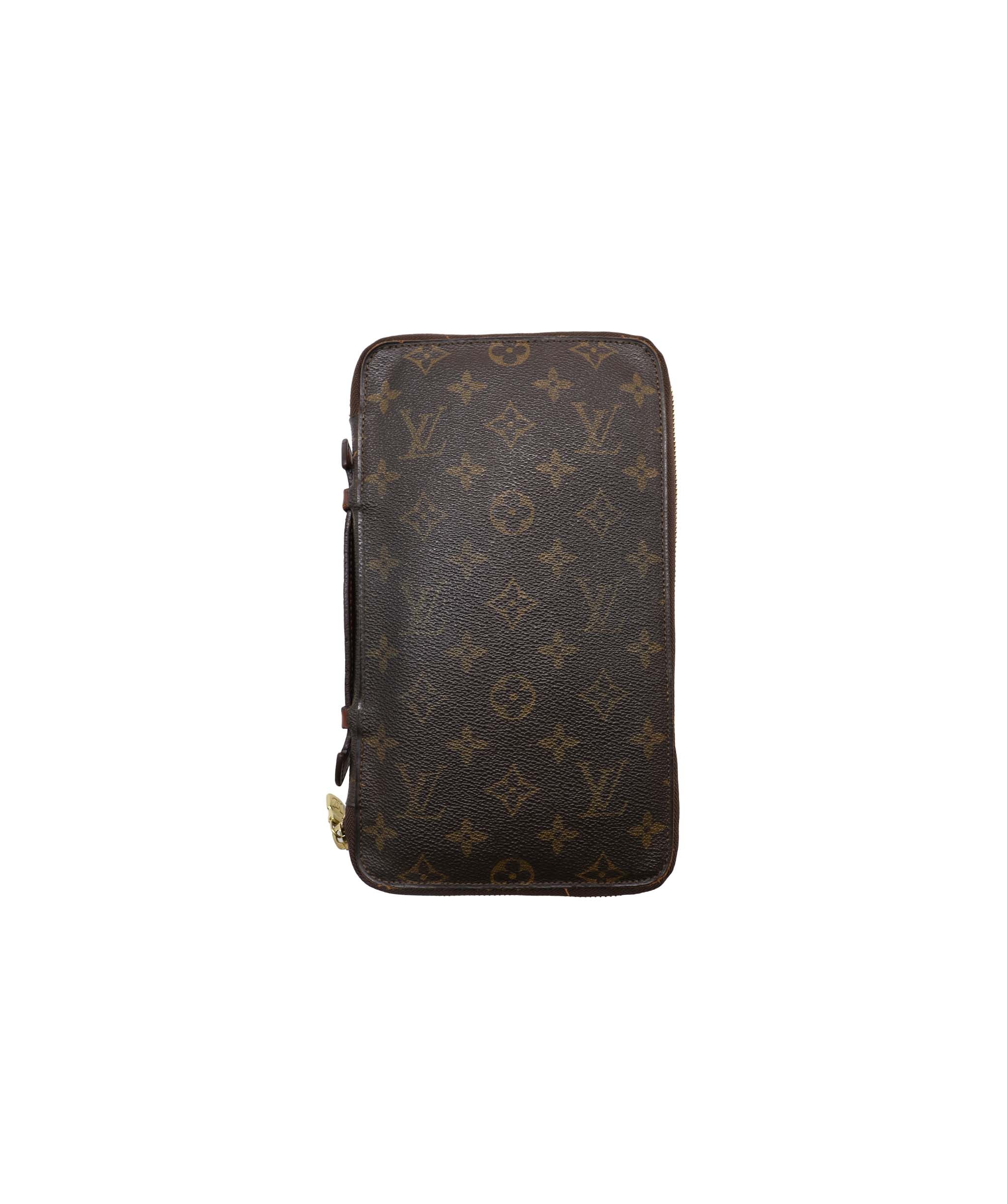 LOUIS VUITTON Monogram Poche Escapade Travel Case M60113 LV Auth 88200 DXBV0177