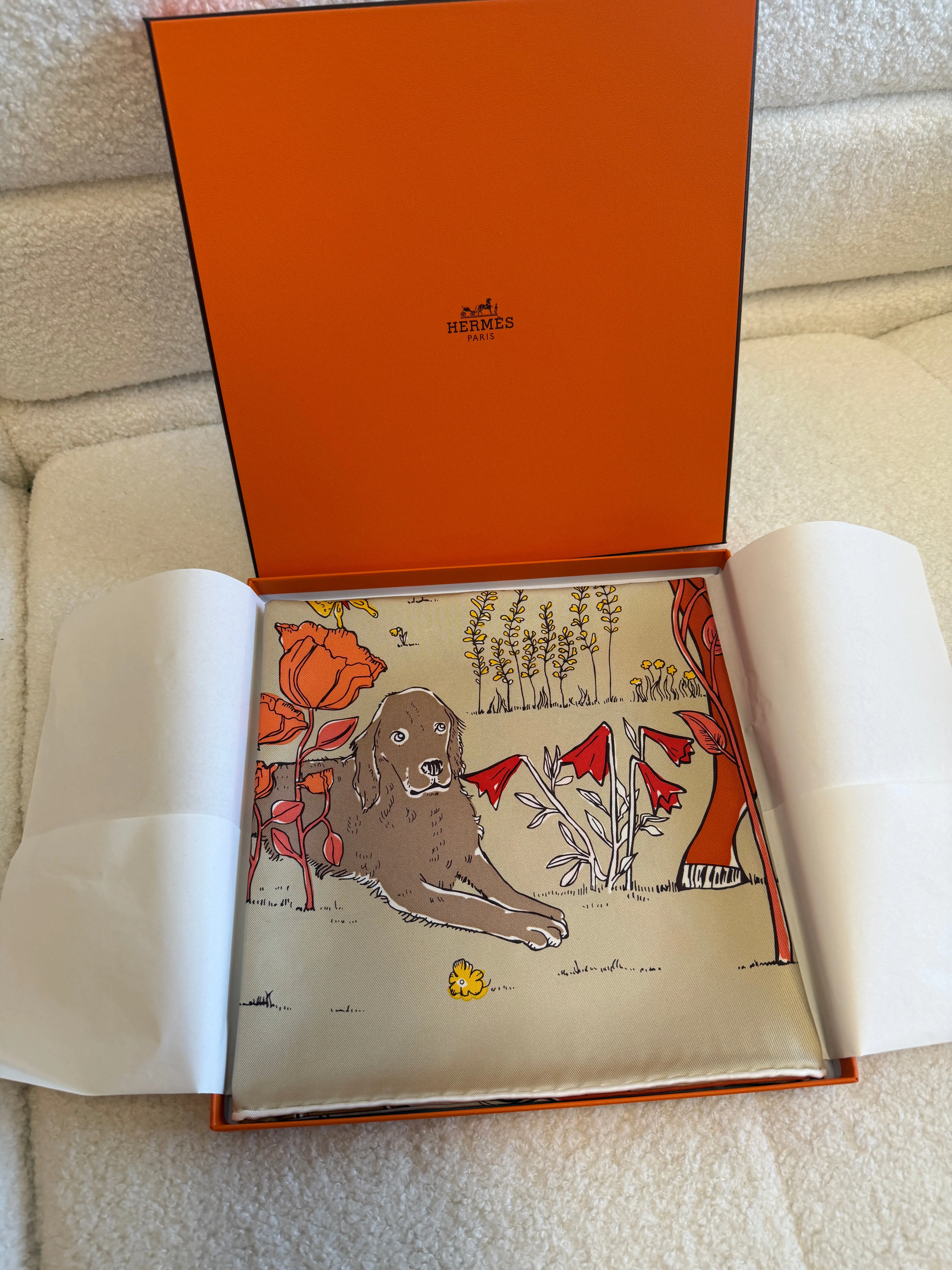 Hermes silk scarf new with box 90*90 CM