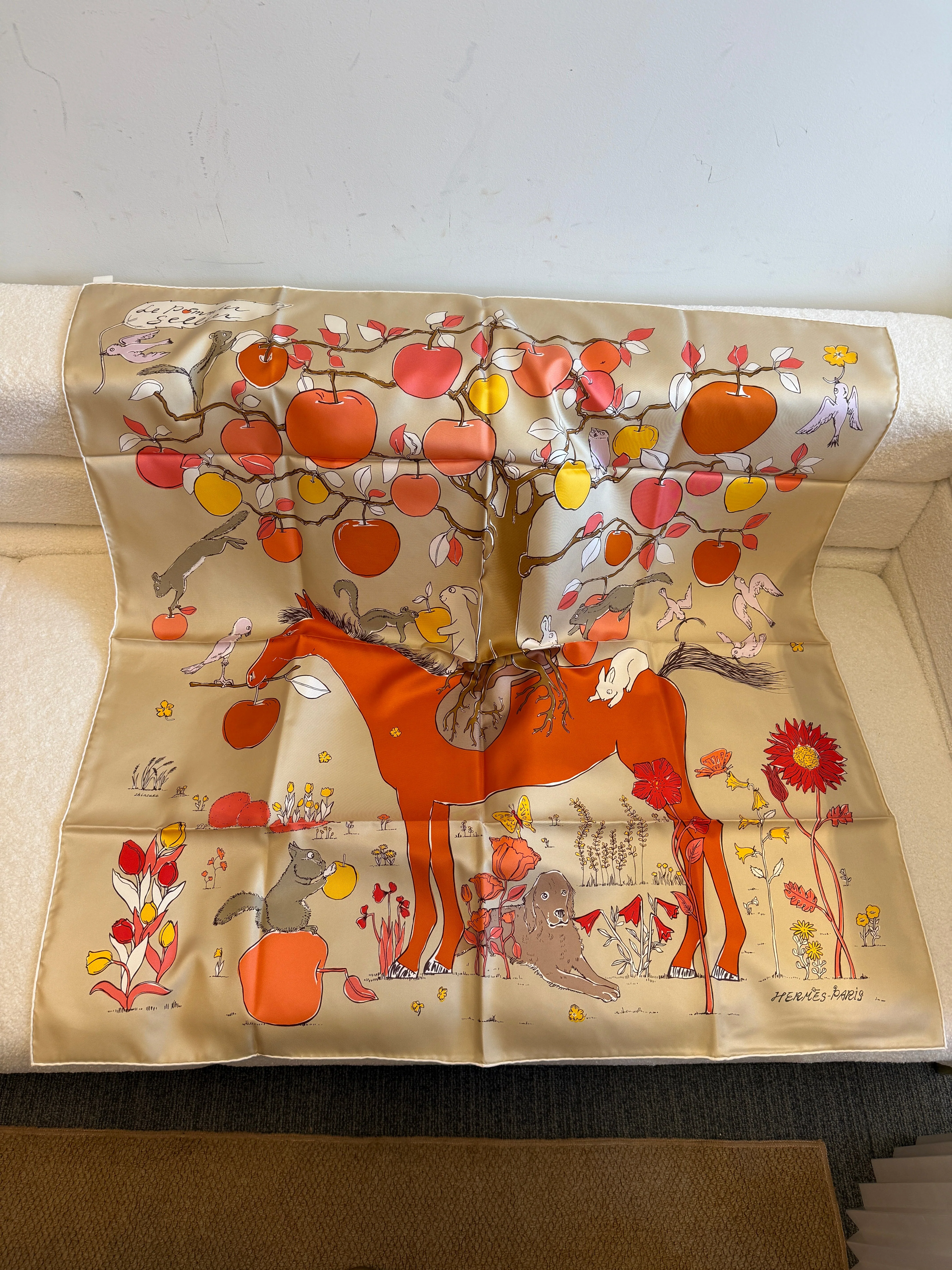 Hermes silk scarf new with box 90*90 CM