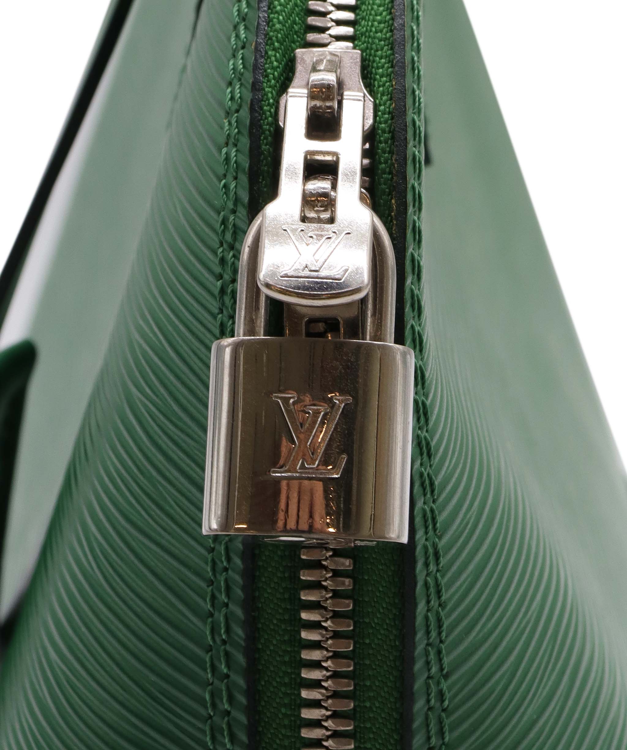 LOUIS VUITTON Epi Alma PM Hand Bag Green Cloak M40618 LV Auth 85350A DXBV0062