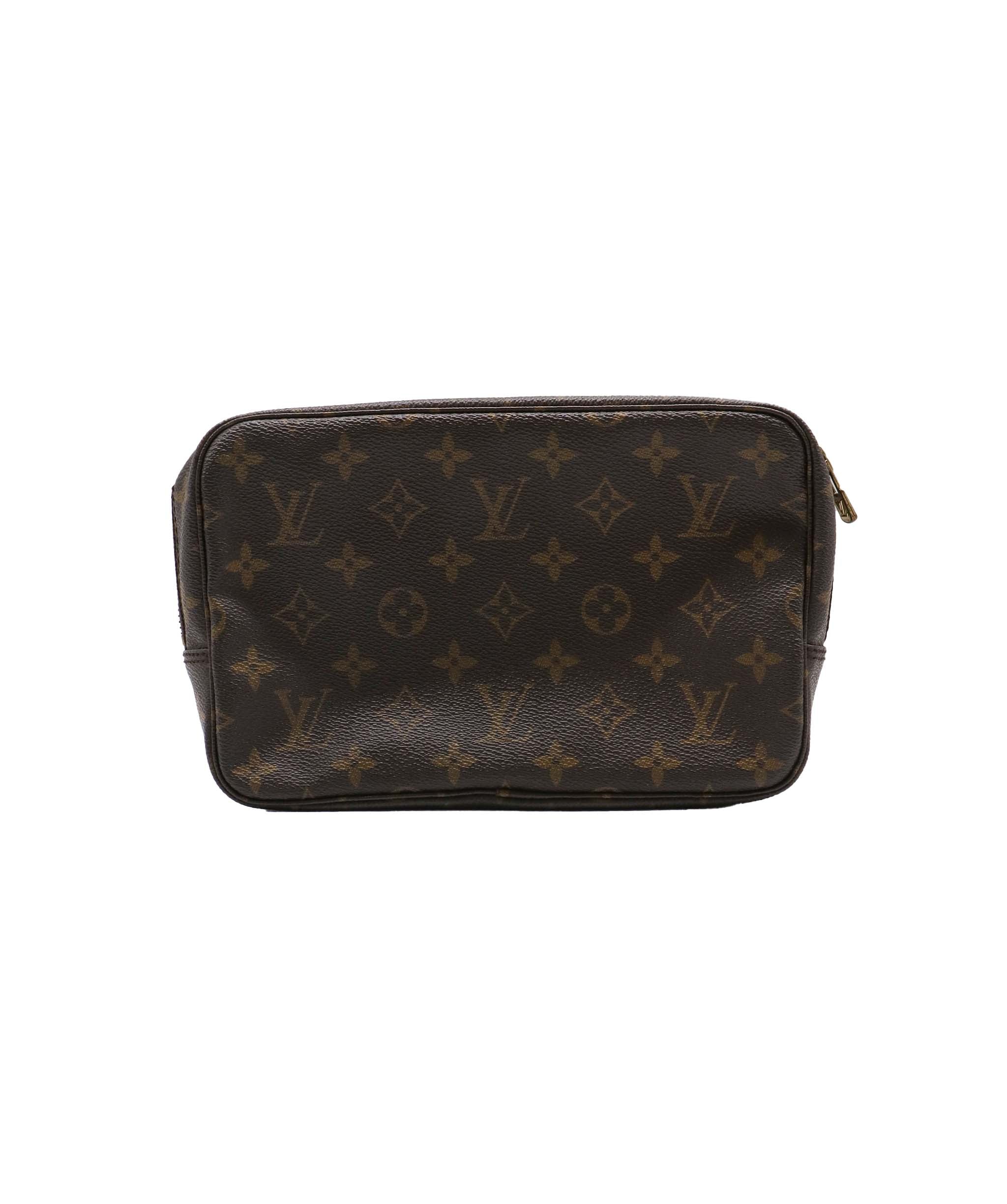 LOUIS VUITTON Monogram Trousse Toilette 23 Clutch Bag M47524 LV Auth am4550 DXBV0047