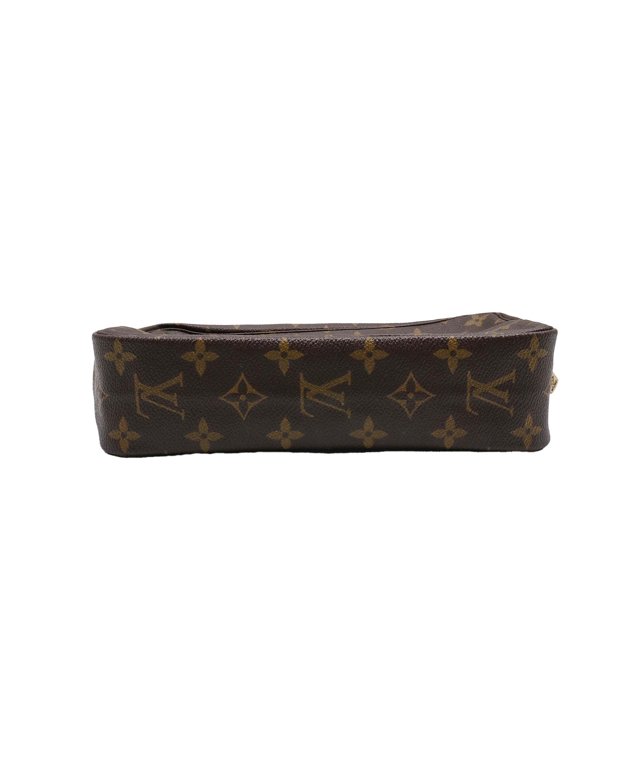 LOUIS VUITTON Monogram Trousse Toilette 23 Clutch Bag M47524 LV Auth 57483 DXBV0045