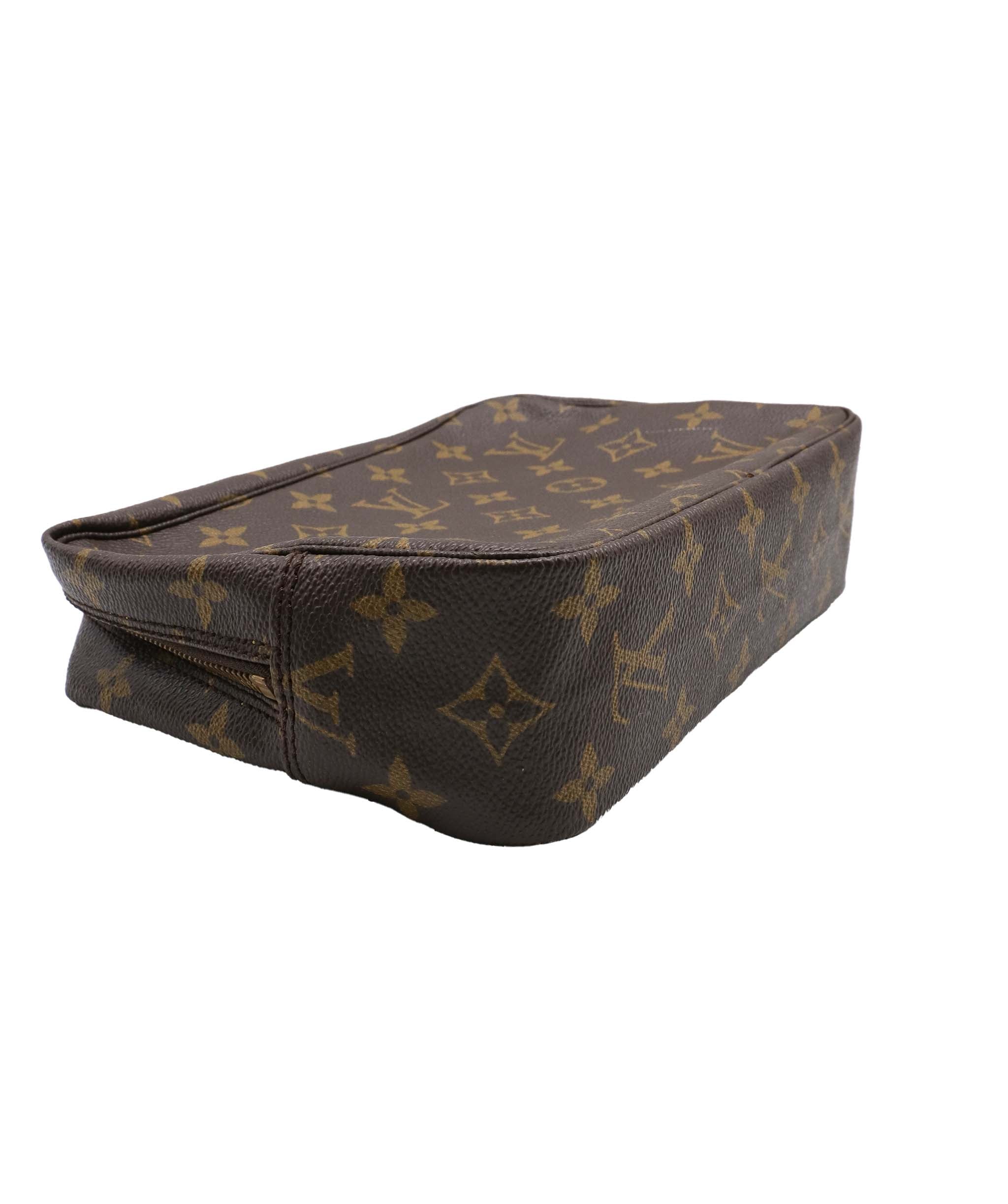 LOUIS VUITTON Monogram Trousse Toilette 23 Clutch Bag M47524 LV Auth 57483 DXBV0045