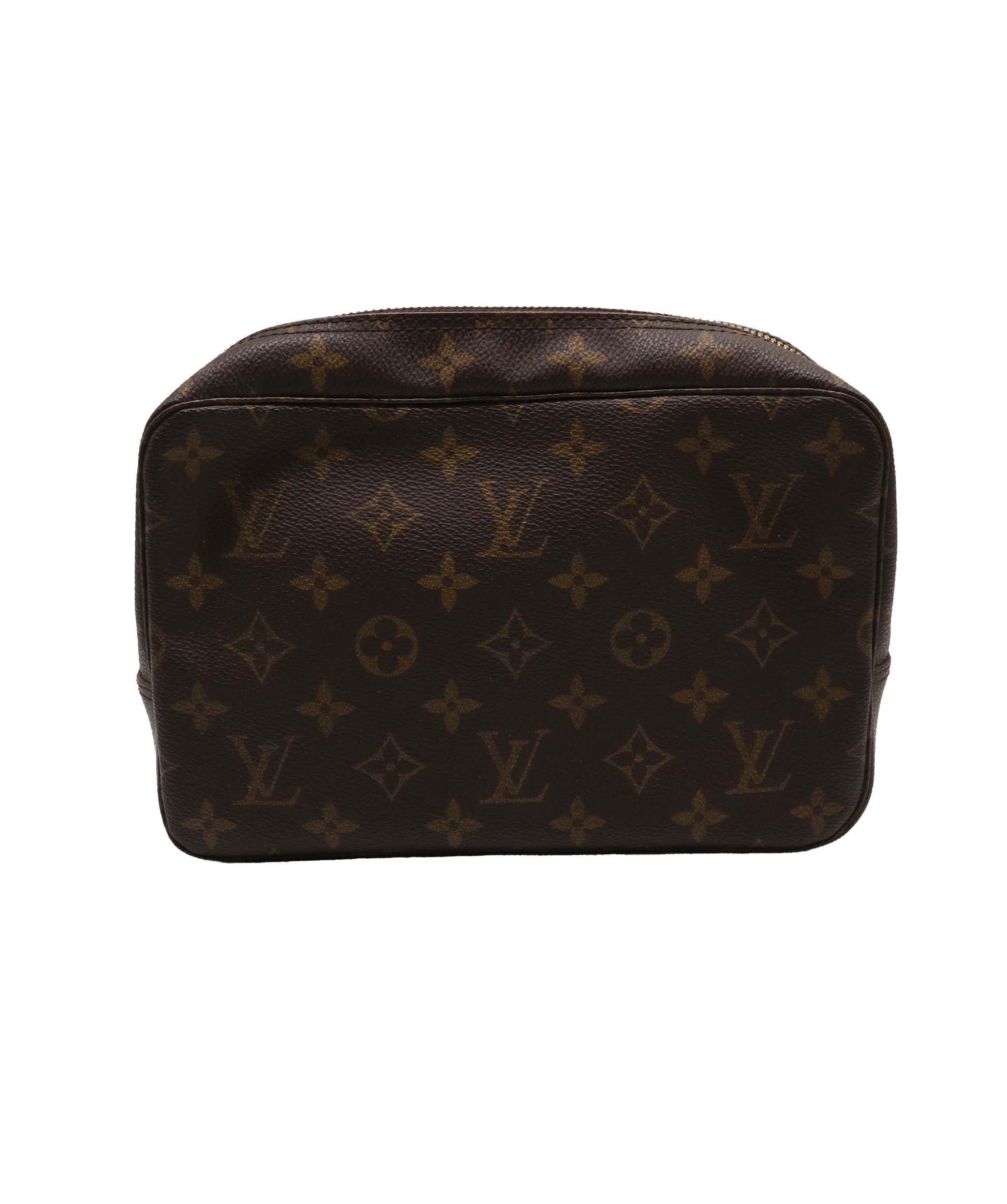 LOUIS VUITTON Monogram Trousse Toilette 23 Clutch Bag M47524 LV Auth 71151 DXBV0046