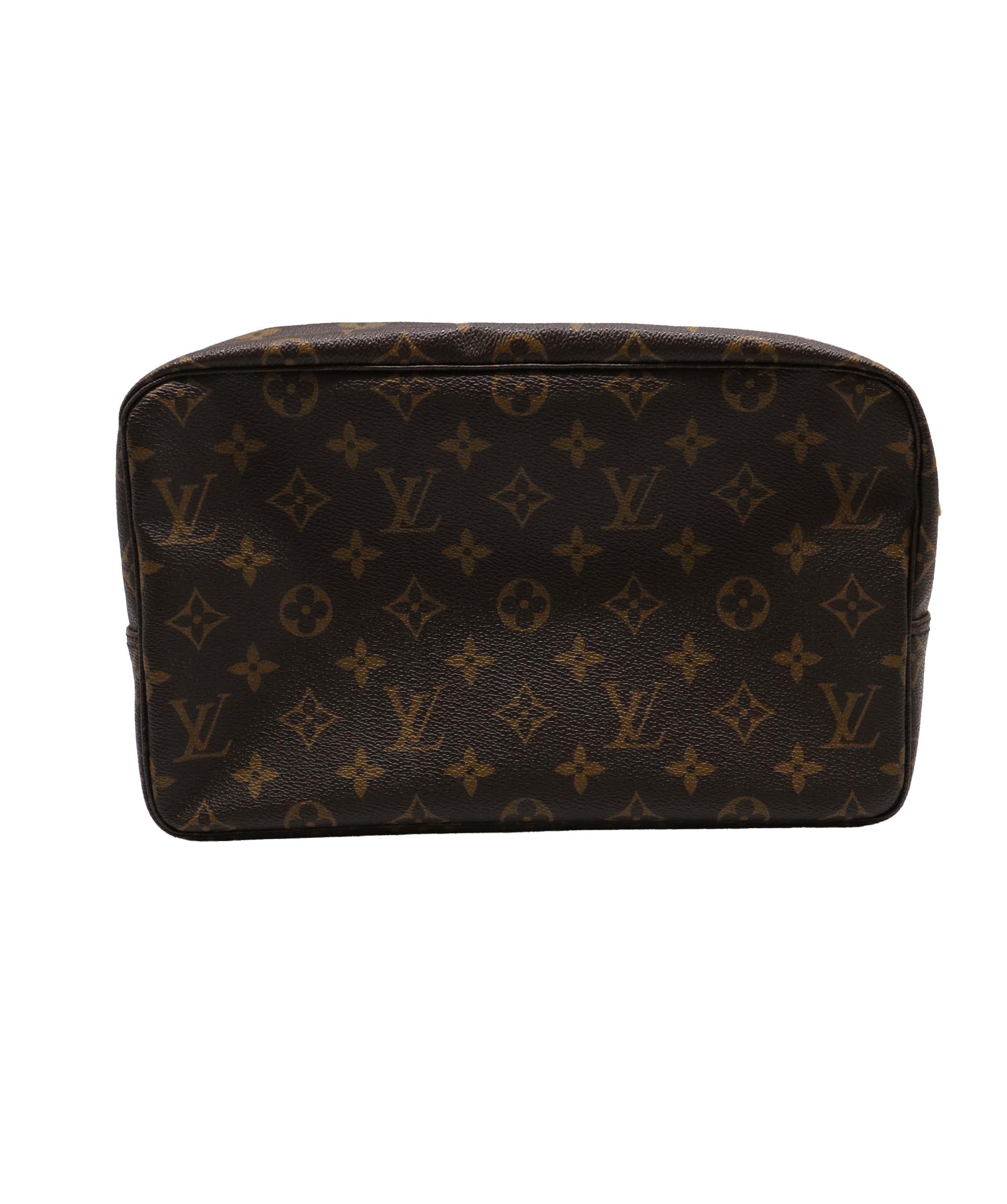 LOUIS VUITTON Monogram Trousse Toilette 28 Clutch Bag M47522 LV Auth 78632 DXBV0050