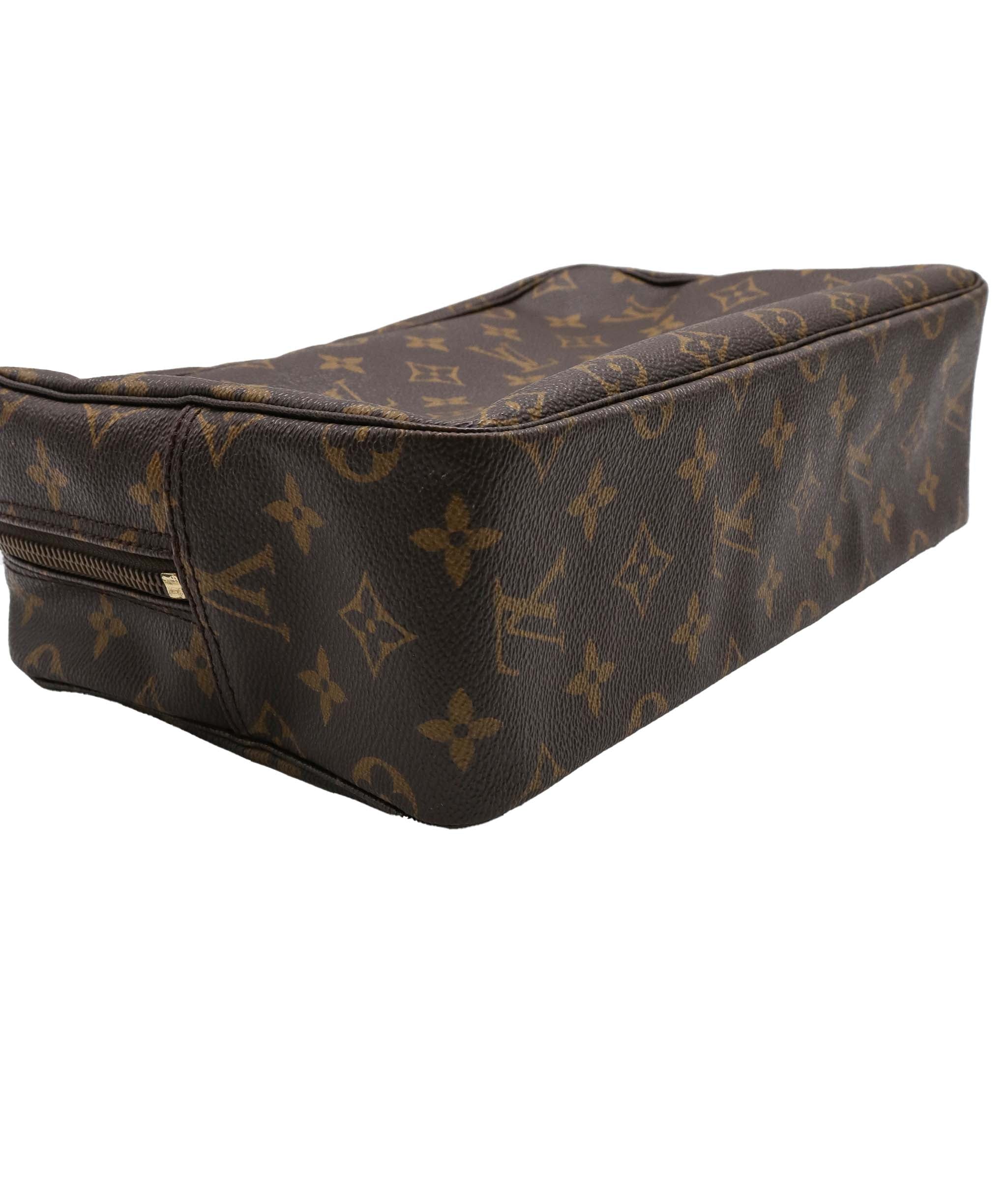 LOUIS VUITTON Monogram Trousse Toilette 28 Clutch Bag M47522 LV Auth 78632 DXBV0050