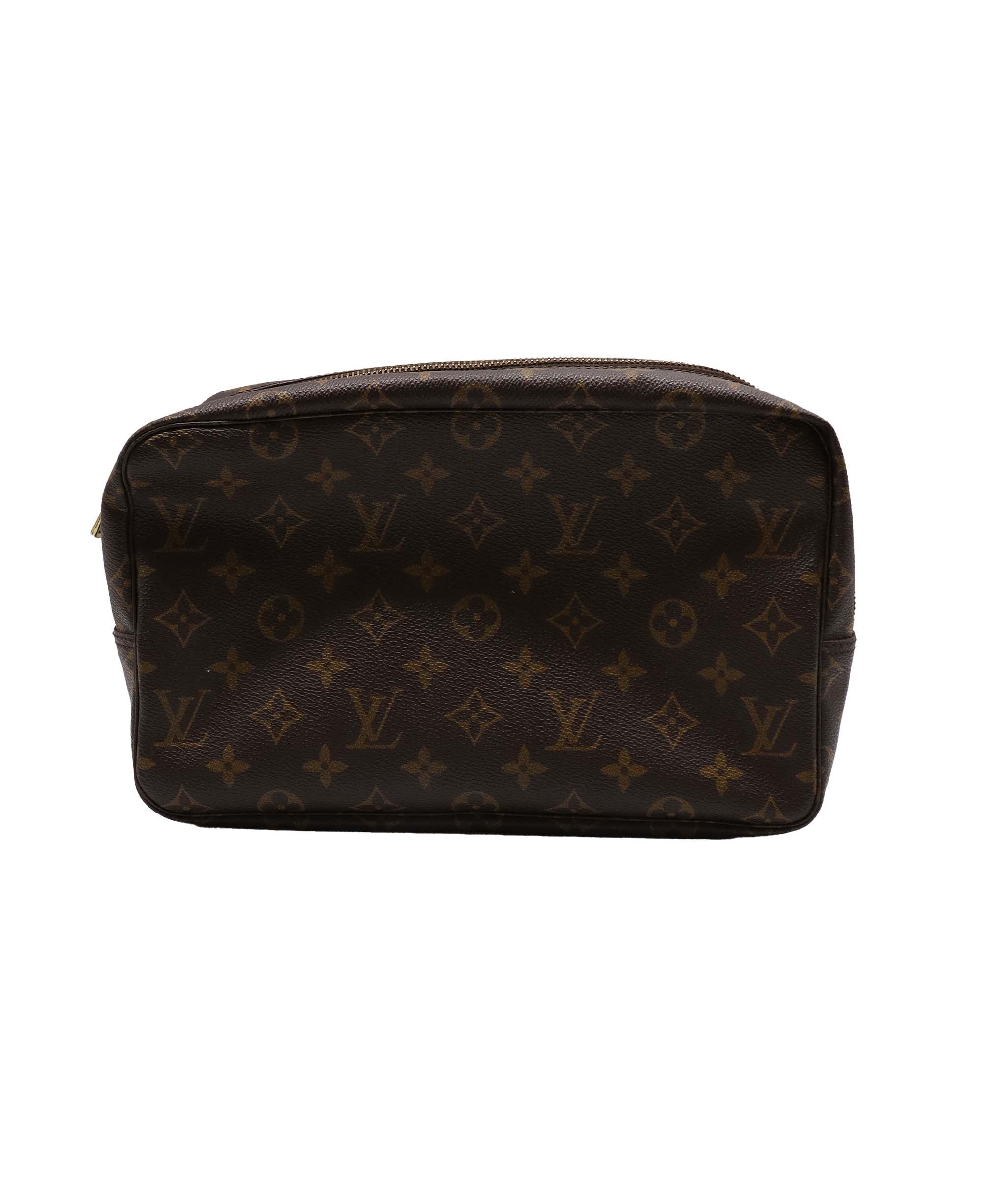 LOUIS VUITTON Monogram Trousse Toilette 28 Clutch Bag M47522 LV Auth 78633 DXBV0051